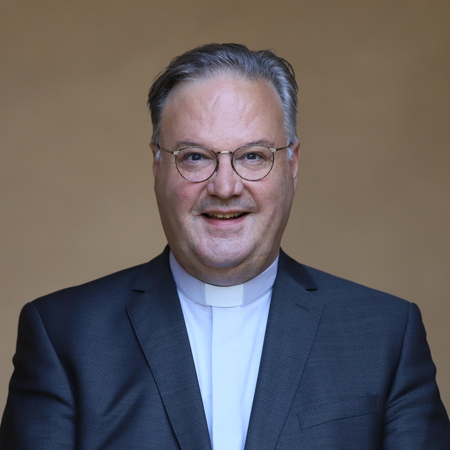 Der Bischöfliche Beauftragte der Aktion Arbeit Herr Domkapitular Dr. Ullrich (c) Simone Bastreri, Bistum Trier Der Bischöfliche Beauftragte der Aktion Arbeit Herr Domkapitular Dr. Ullrich