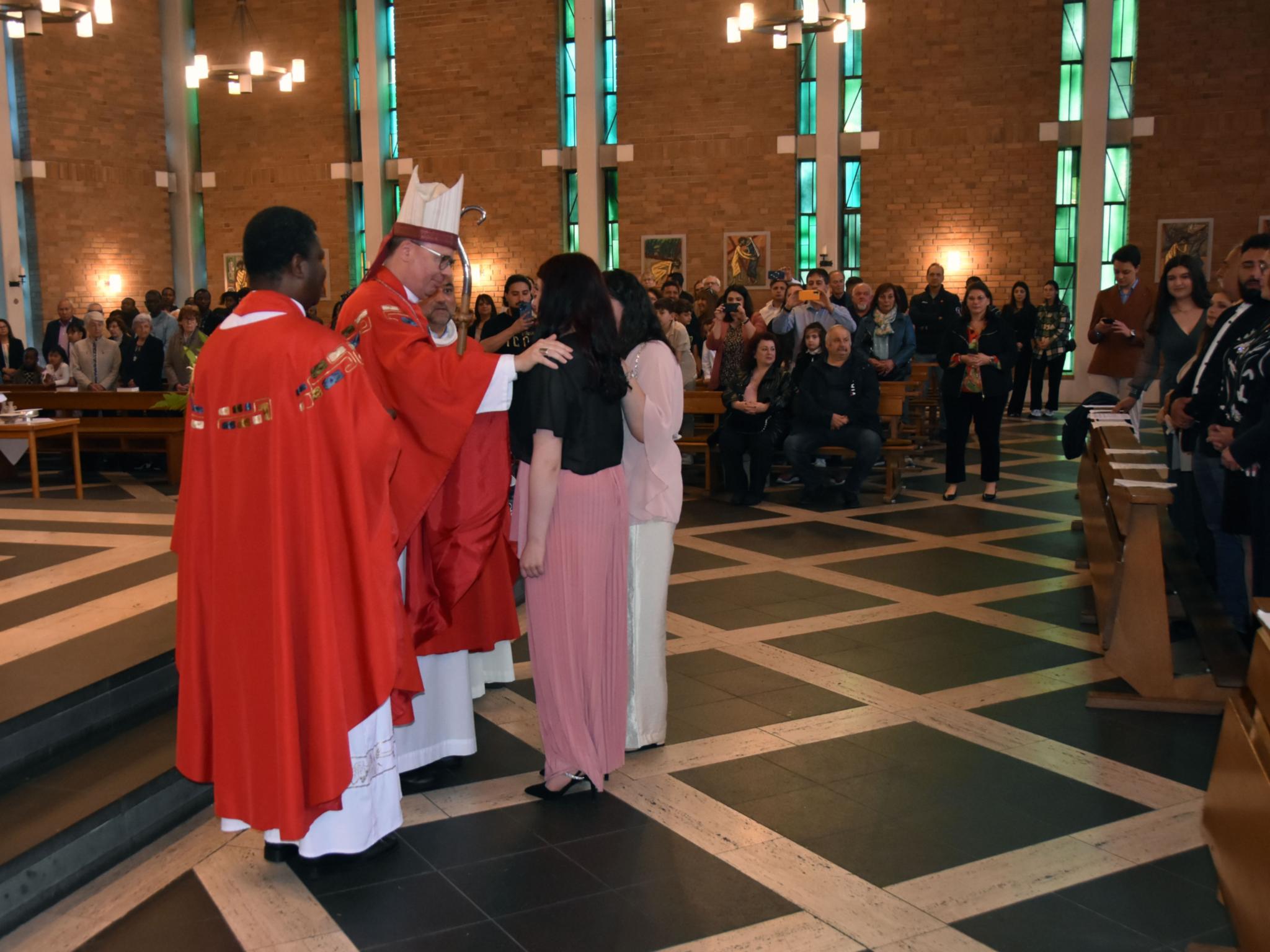 Firmung in der Italienische Mission.