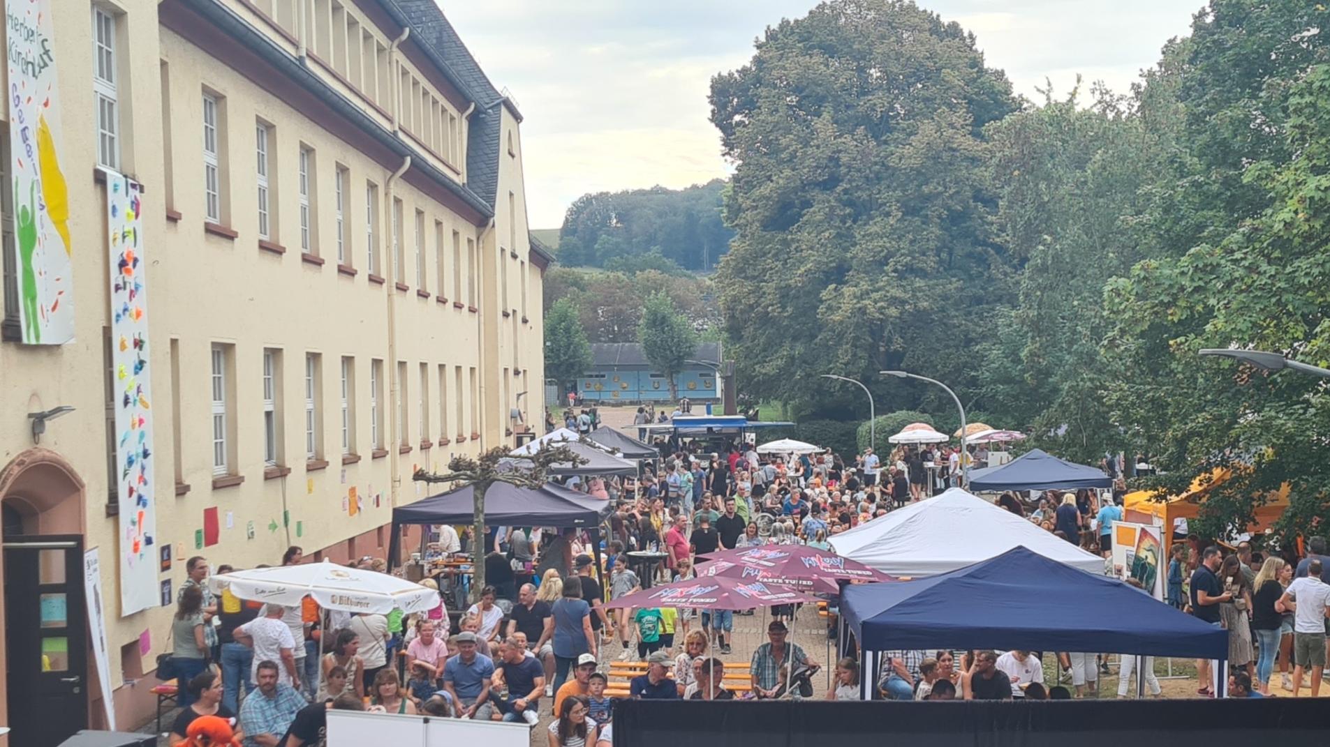 Die Nikolaus-Groß-Schulen in Lebach feierten ihr 45-jähriges Bestehen mit einem großen Fest.