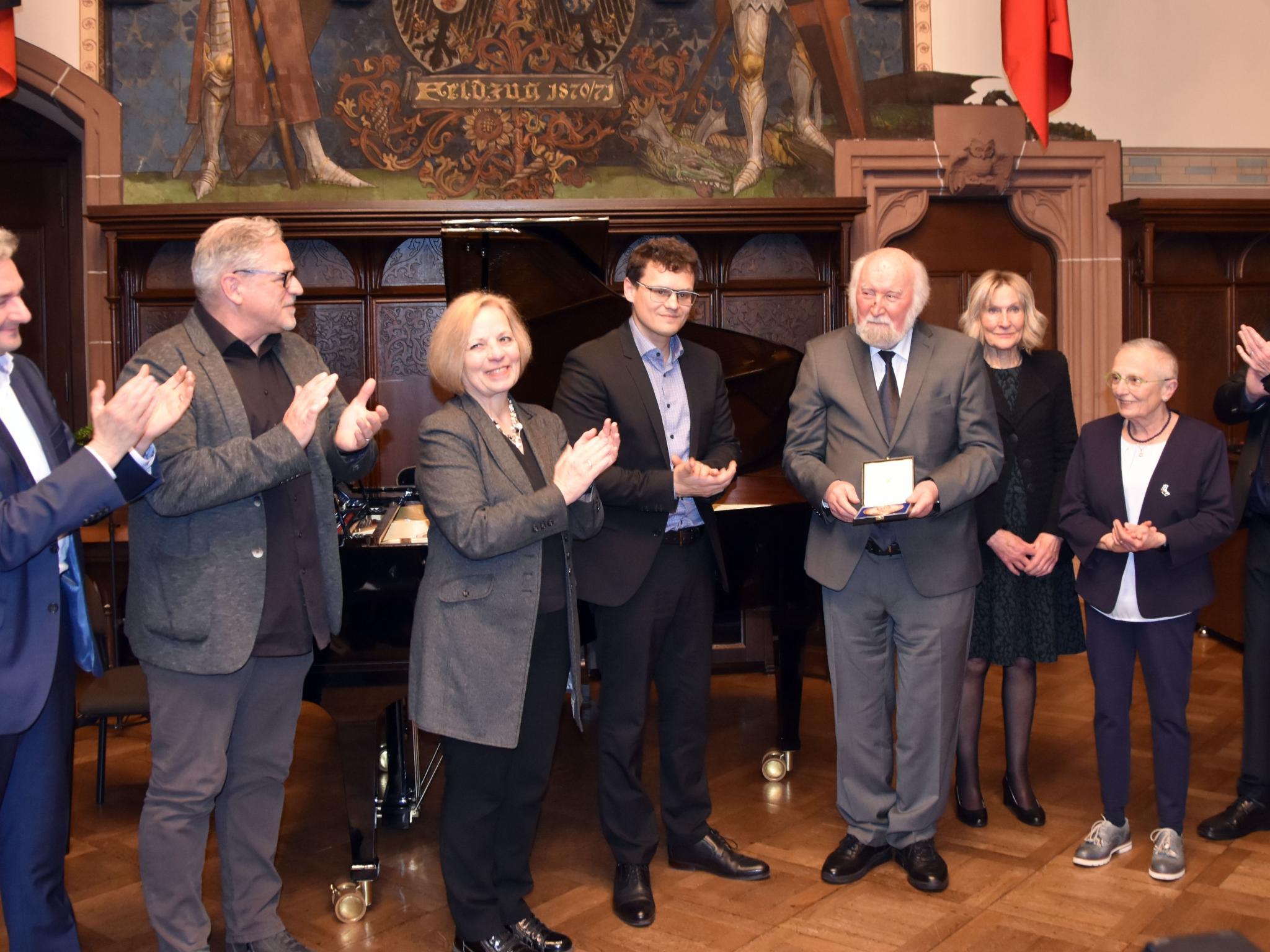 Patrick Wilhelmy, Thomas Altmaier, Christine Unrath, Evgenij Mrinski, Herbert Jochum, Annegret Jochum, Ricarda Kunger und Roland Rixecker (von links)