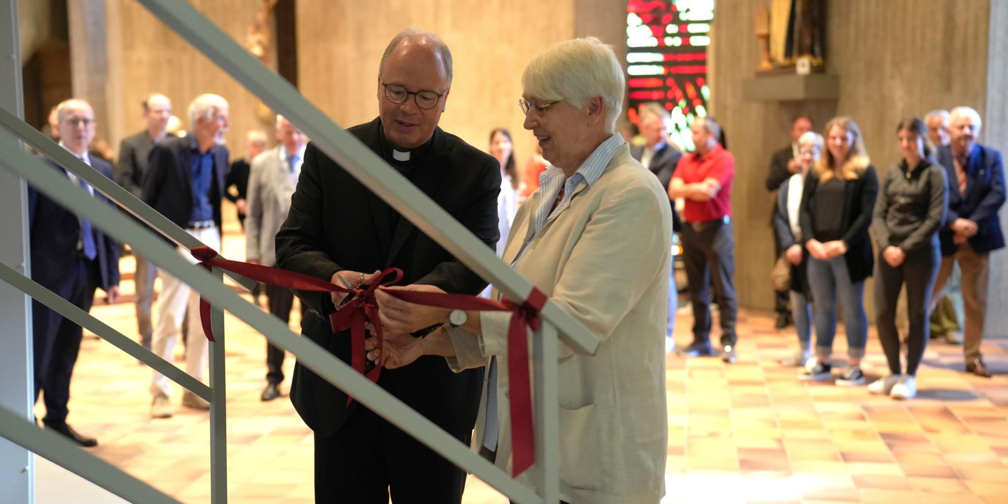 Bischof Ackermann und Monica Sinderhauf eröffnen das Depot