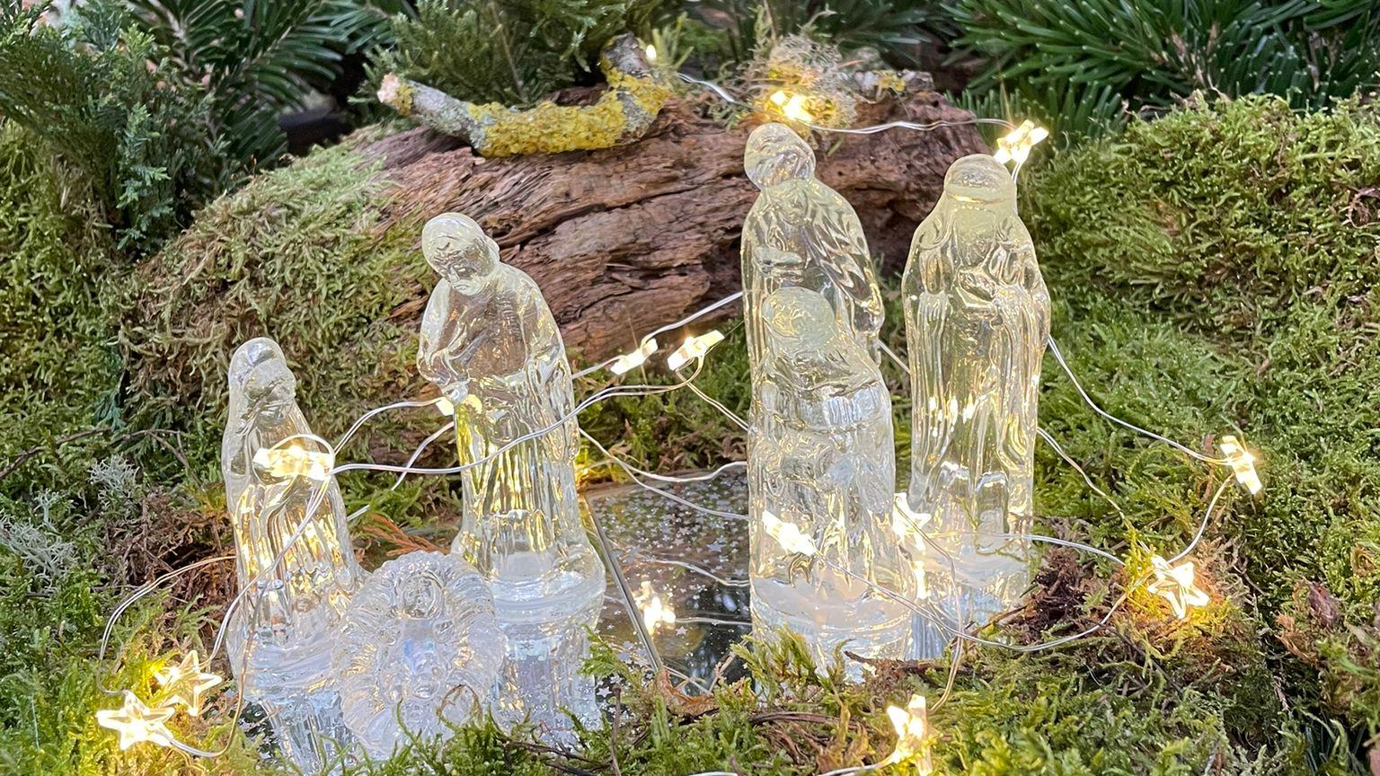 Gläserne Weihnachtskrippe auf dem Krippenweg zwischen Norath und Leiningen
