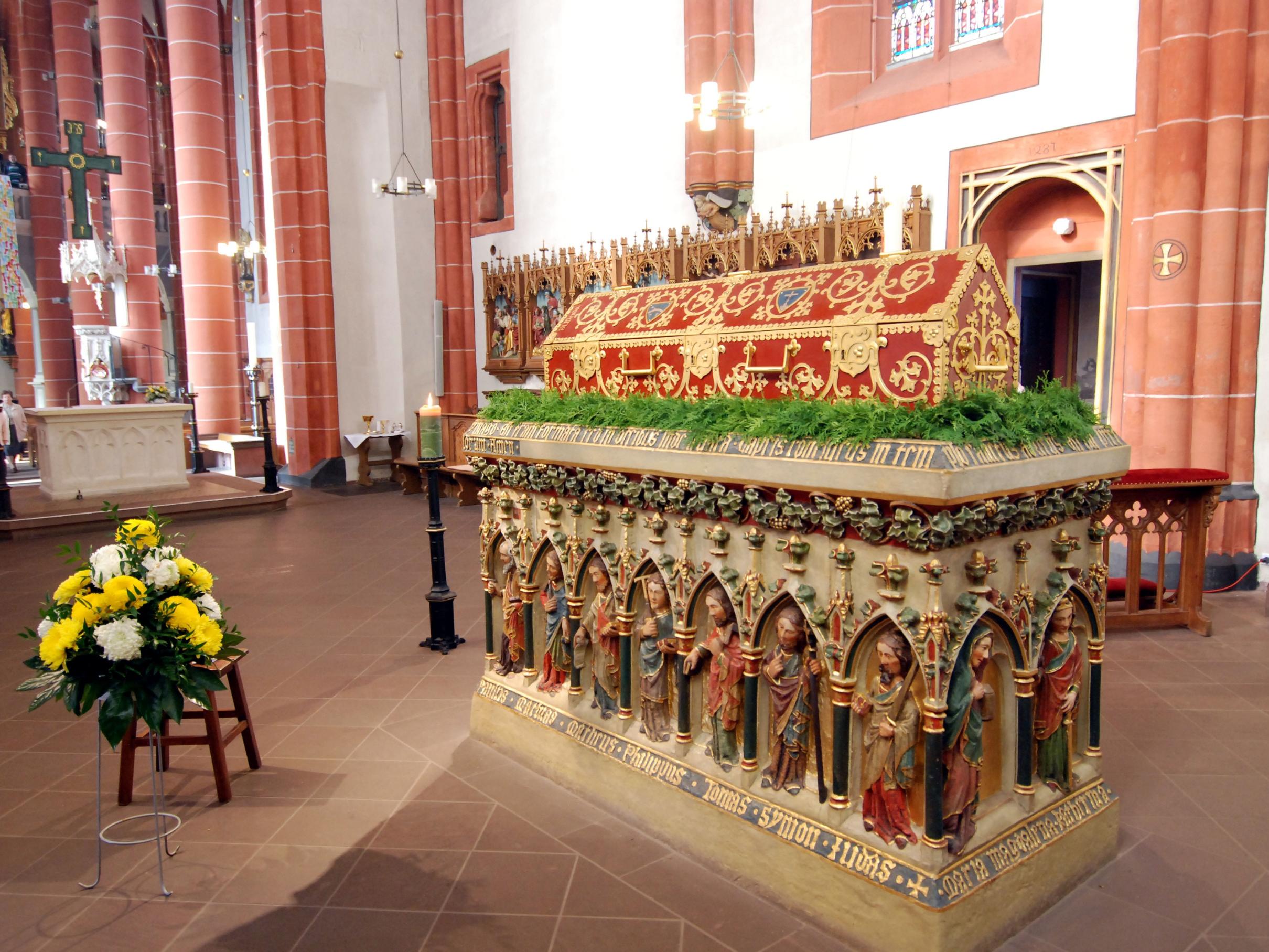 Schrein in der Basilika St. Wendel