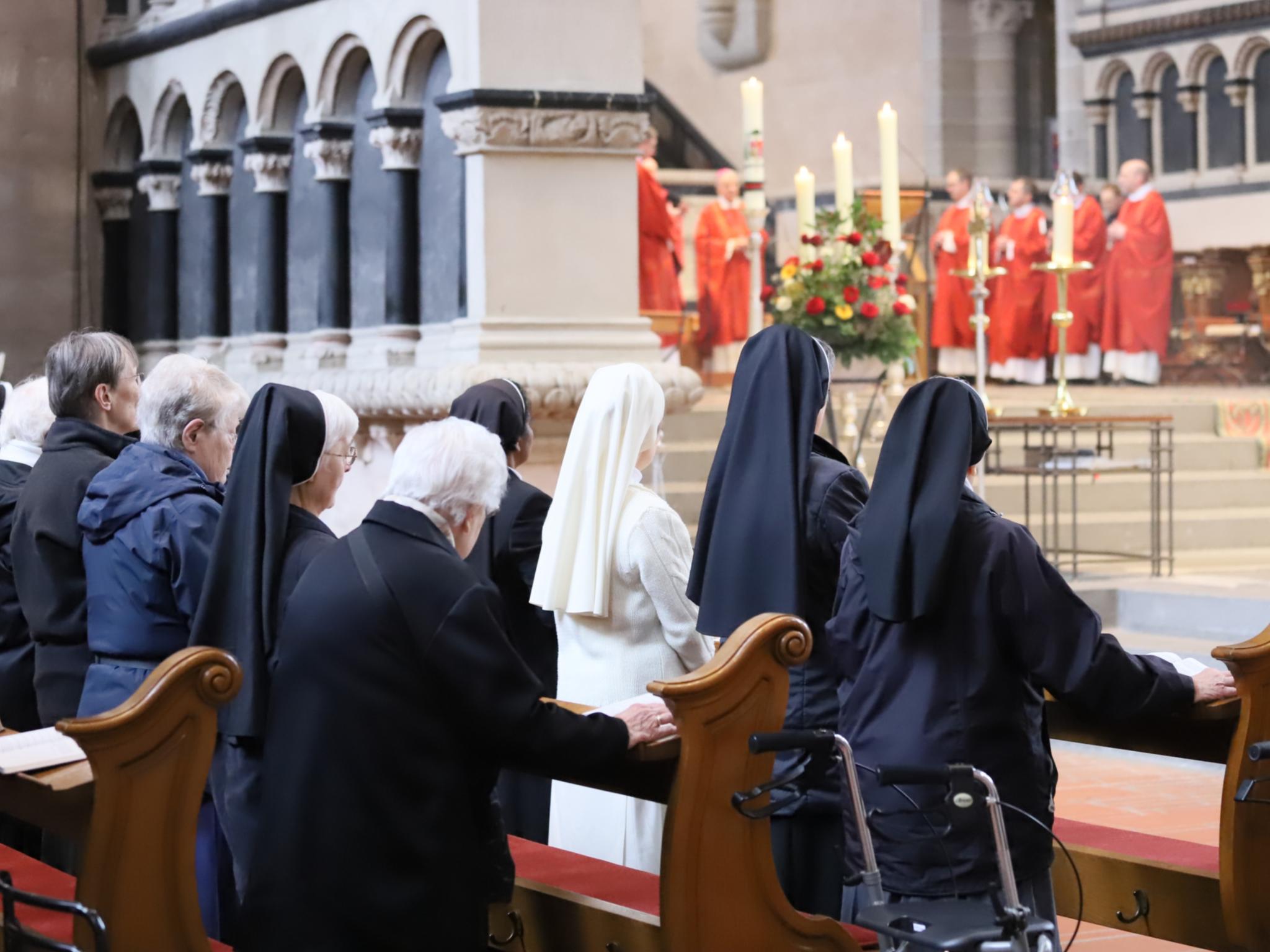 Rund 140 Priester und etwa 90 Ordenschristen feierten Gottesdienst