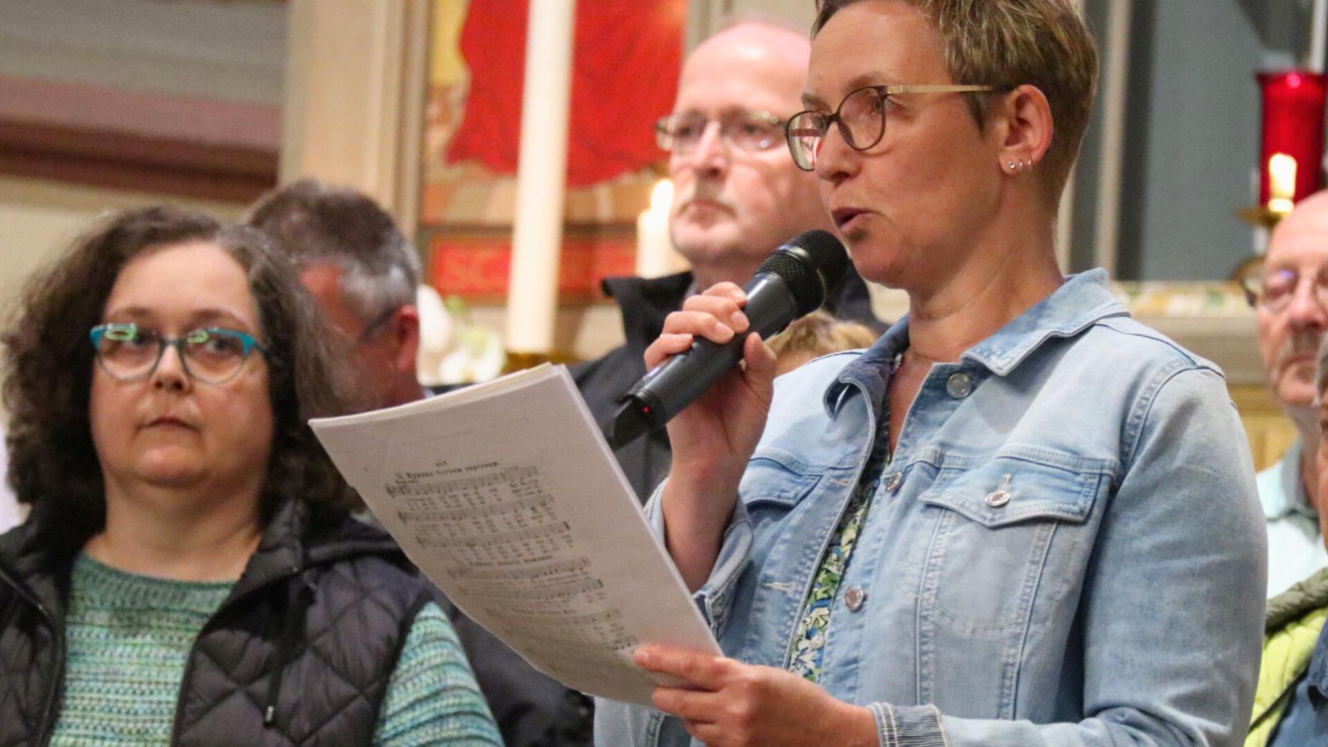 Jeder Abend der neuntägigen Pfingstnovene in Betzdorf wird von einer anderen Gruppe gestaltet.