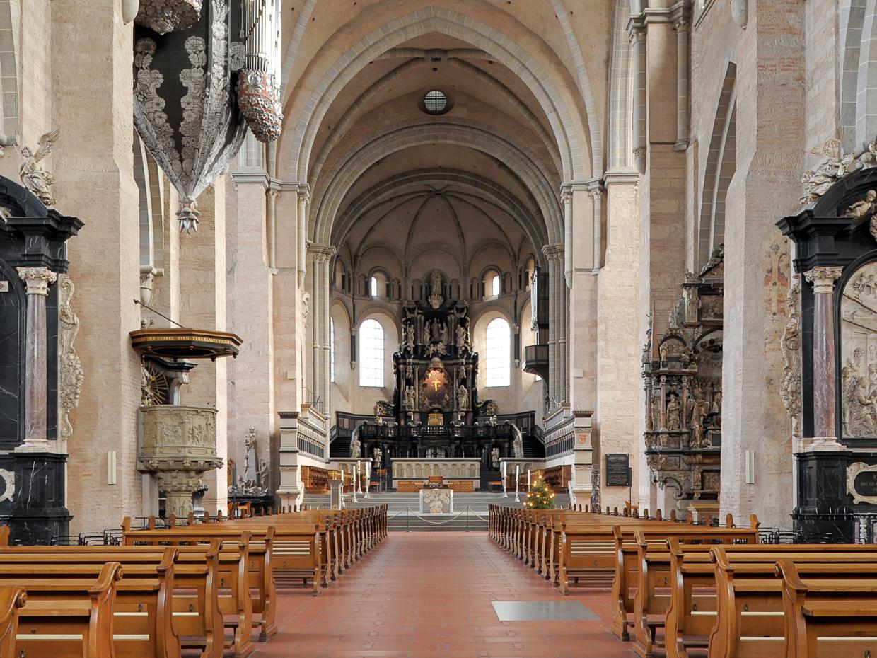 Der Trierer Dom heute - Innenansicht nach Osten