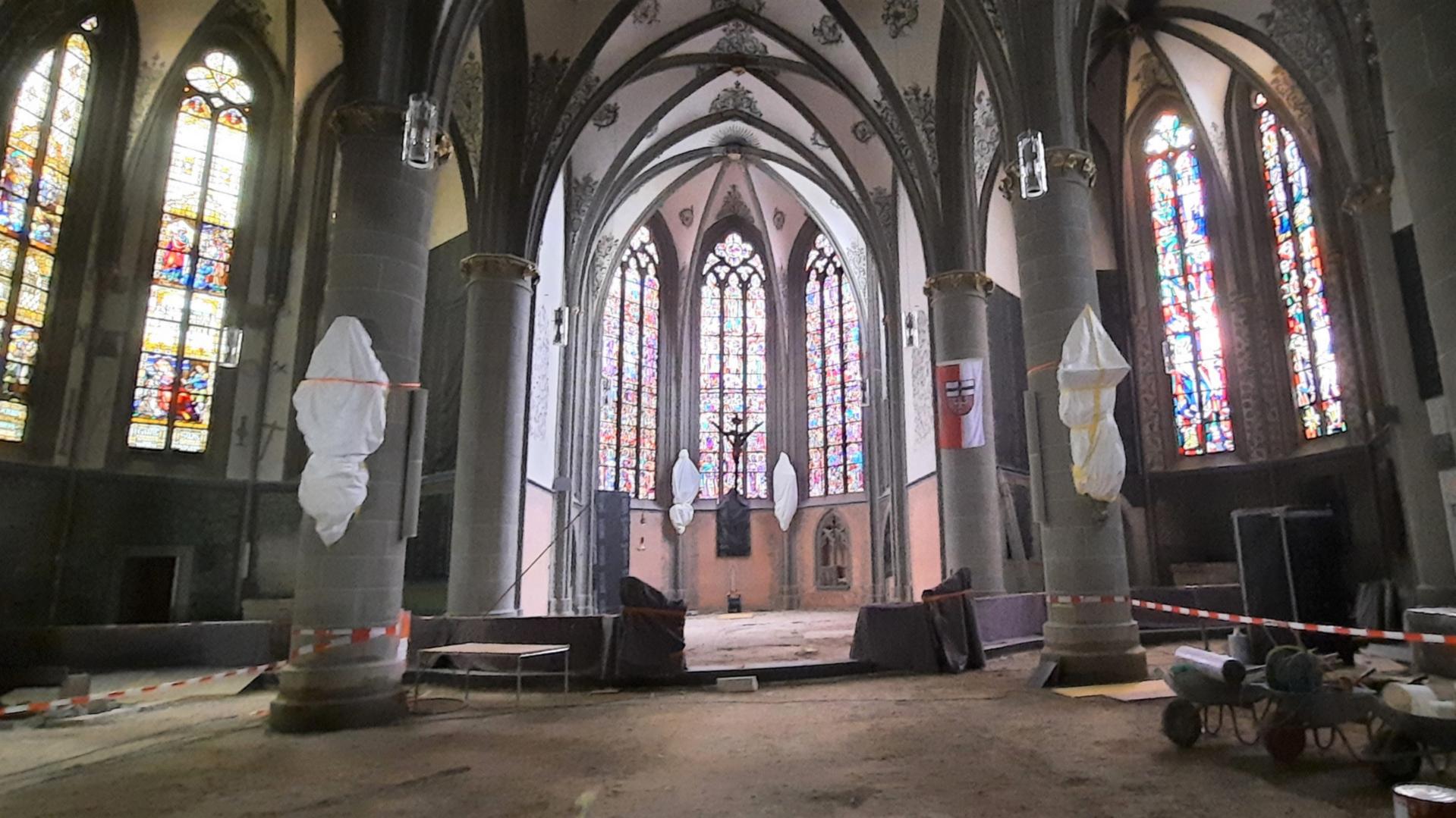 Das Innere der Laurentiuskirche in Ahrweiler. Foto: Katholische Hörfunk- und Fernseharbeit Bonn