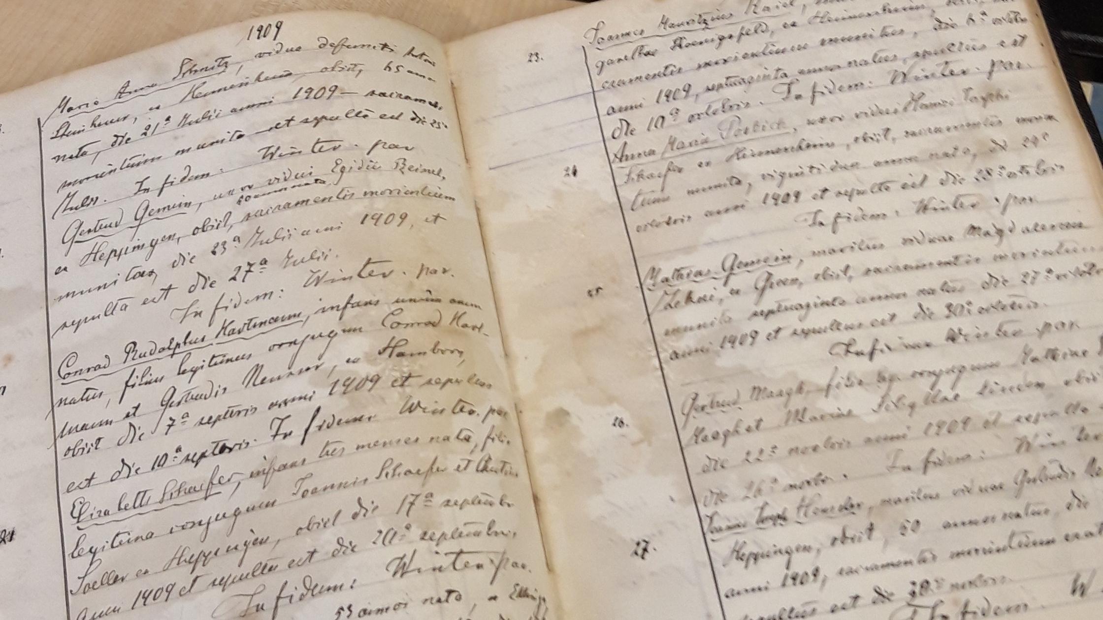 Amtsbücher sind wichtige Schriftgüter für die Nachwelt. Foto: Bistumsarchiv Trier