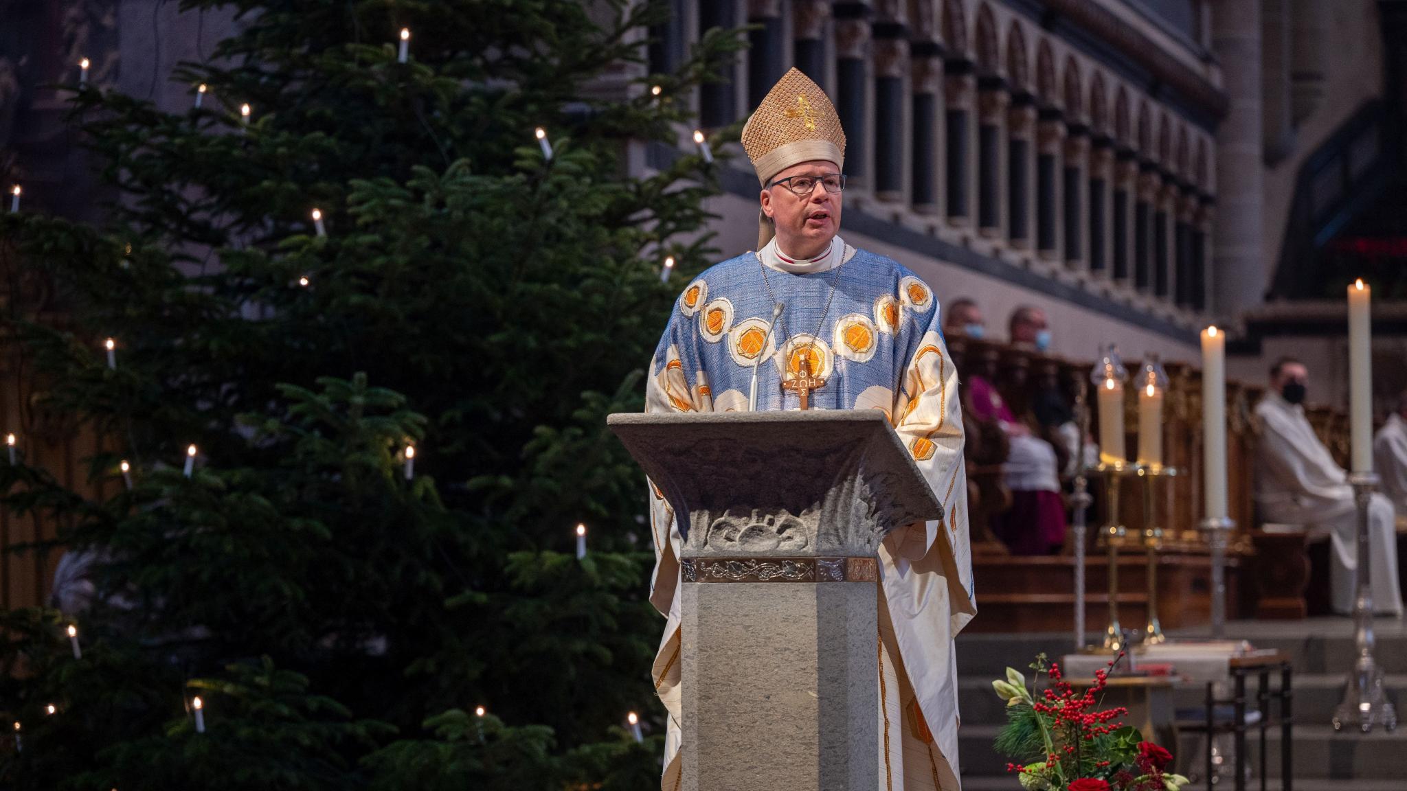 Bischof Ackermann predigt an Weihnachten im Trierer Dom (Archivfoto von 2021; Quelle: H. Tittel)