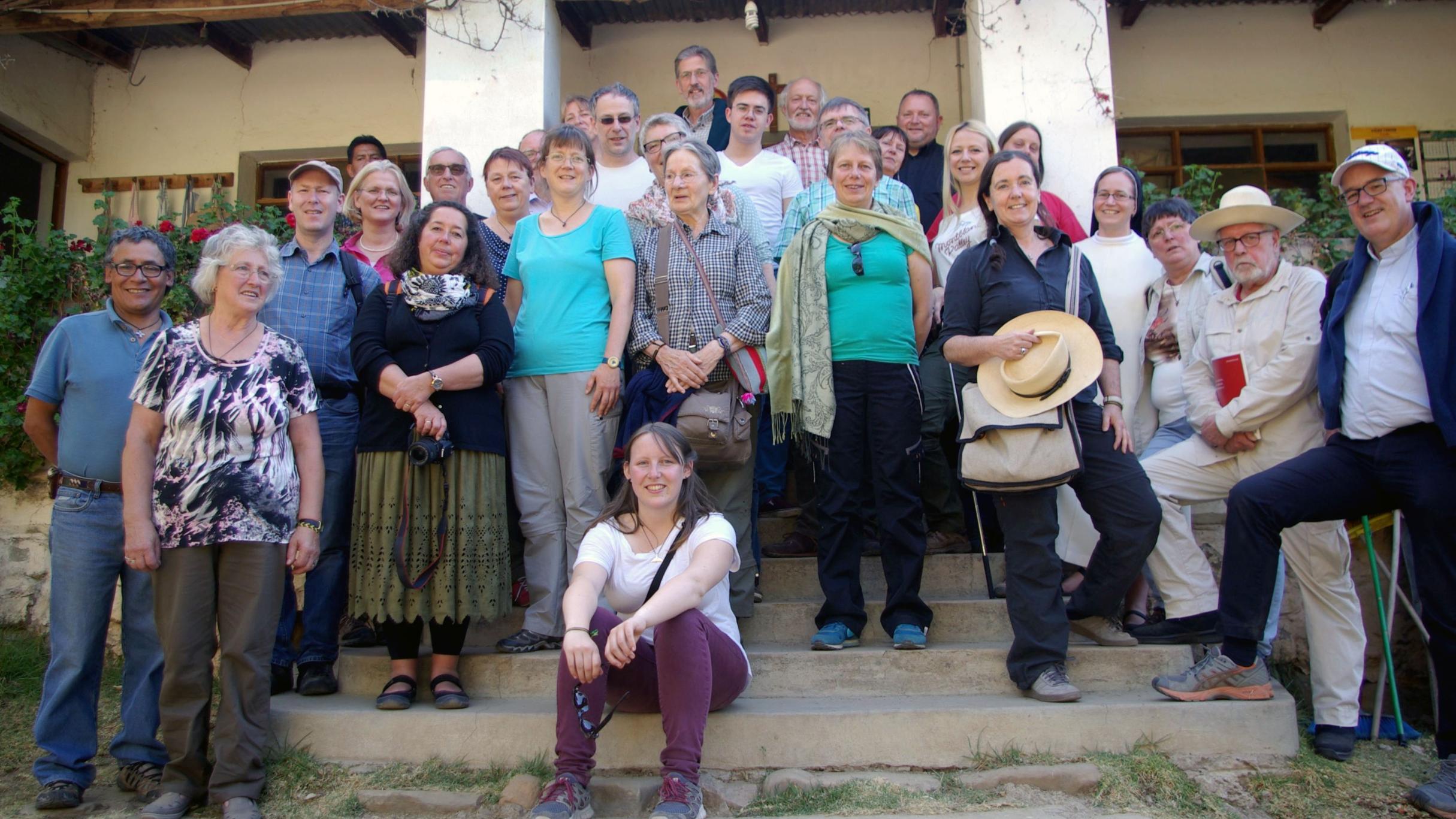 Gruppe mit bolivianischen Partnern in Bolivien