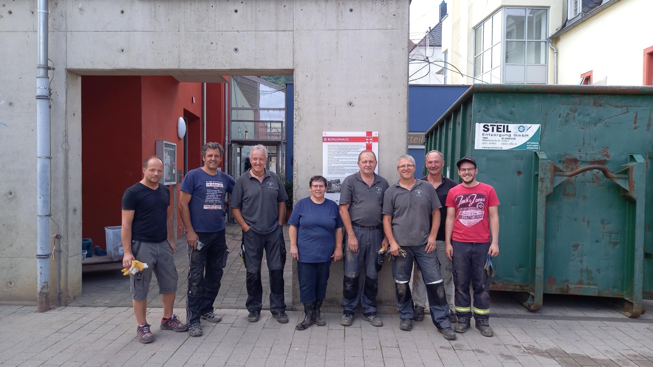 Die Truppe aus Altforweiler; Vlnr: Dirk Marman, Johannes Bro, Stefan Schug, Petra Valerius, Stefan Rupp, Peter Schneider, Hermann Schneider und Tobias Jolly. (Foto: Friedel Jaeger)