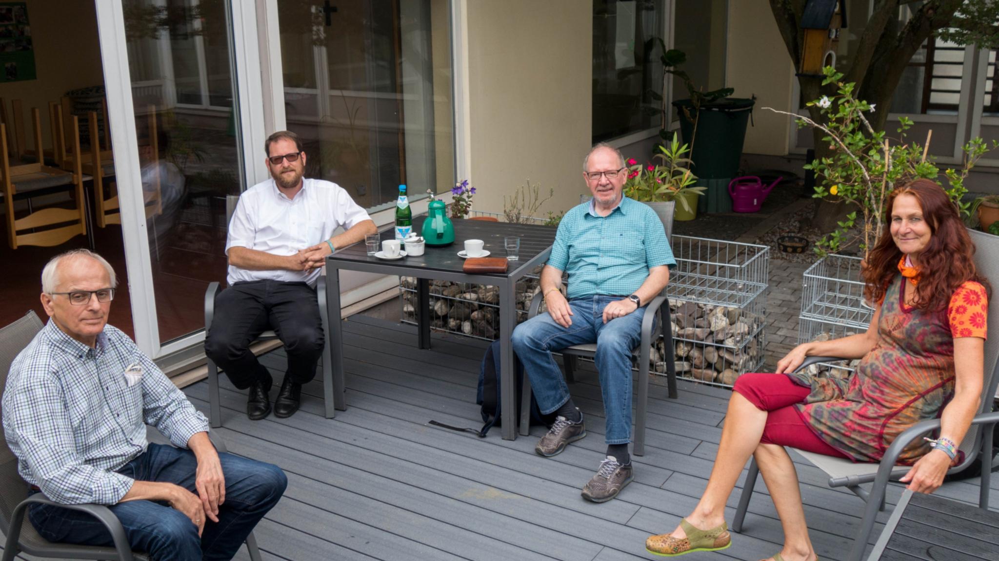 Die Gruppe bestehend aus Georg Schuhen, Pastor Oliver Seis, Josef Freise und Janine Timm (v. links) tauscht sich regemäßig aus.