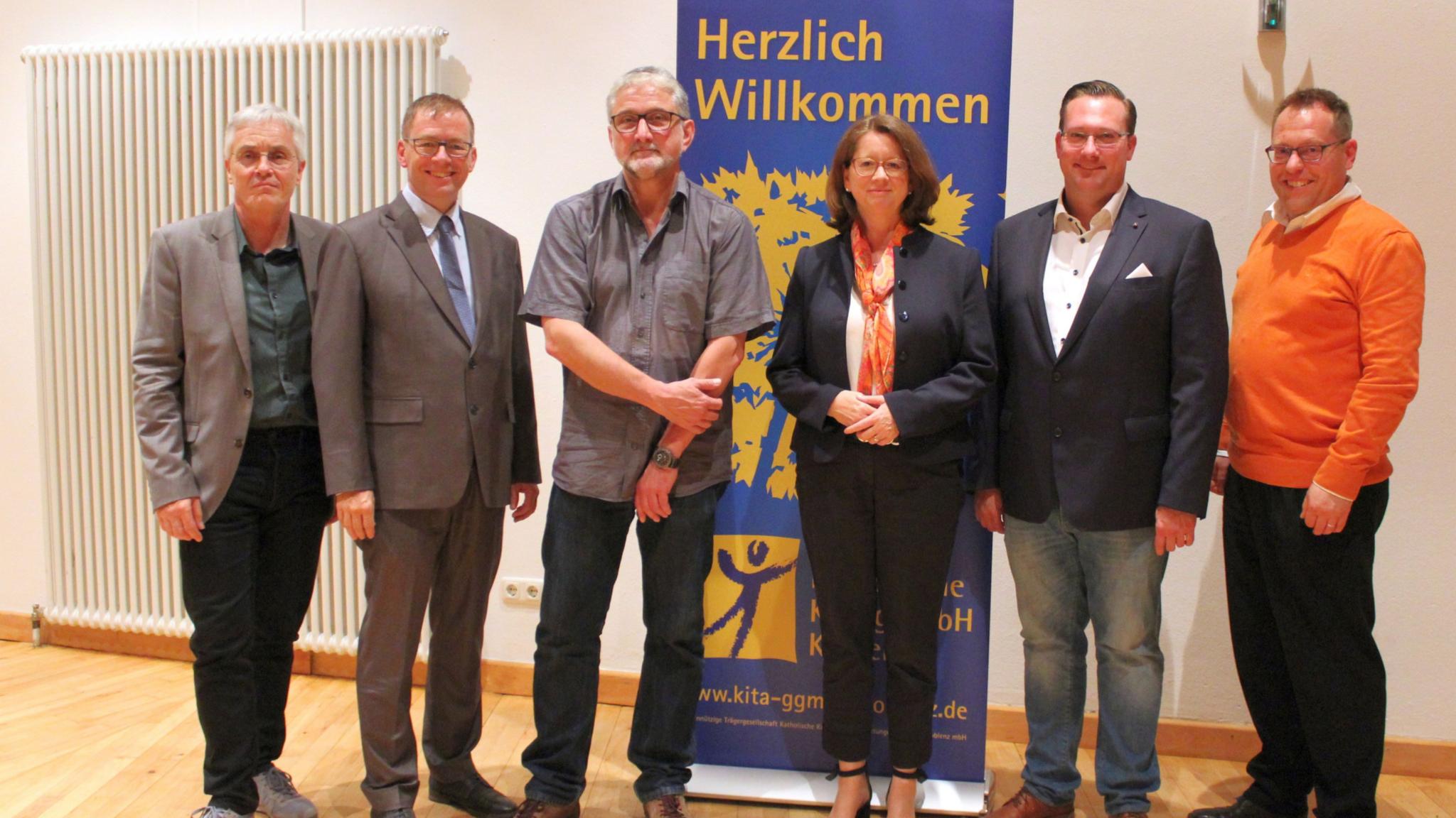 Von links: Willi Kaspari (Geschäftsführer Katholische KiTa gGmbH Koblenz), Georg Binninger (Leiter Büro zur Steuerung katholischer Kindertageseinrichtungen), Alfred Mader, (Mitglied Aufsichtsrat), Mechthild Schabo (Aufsichtsratsvorsitzende), Gino Gilles und Boris Adams (Mitglieder Aufsichtsrat)