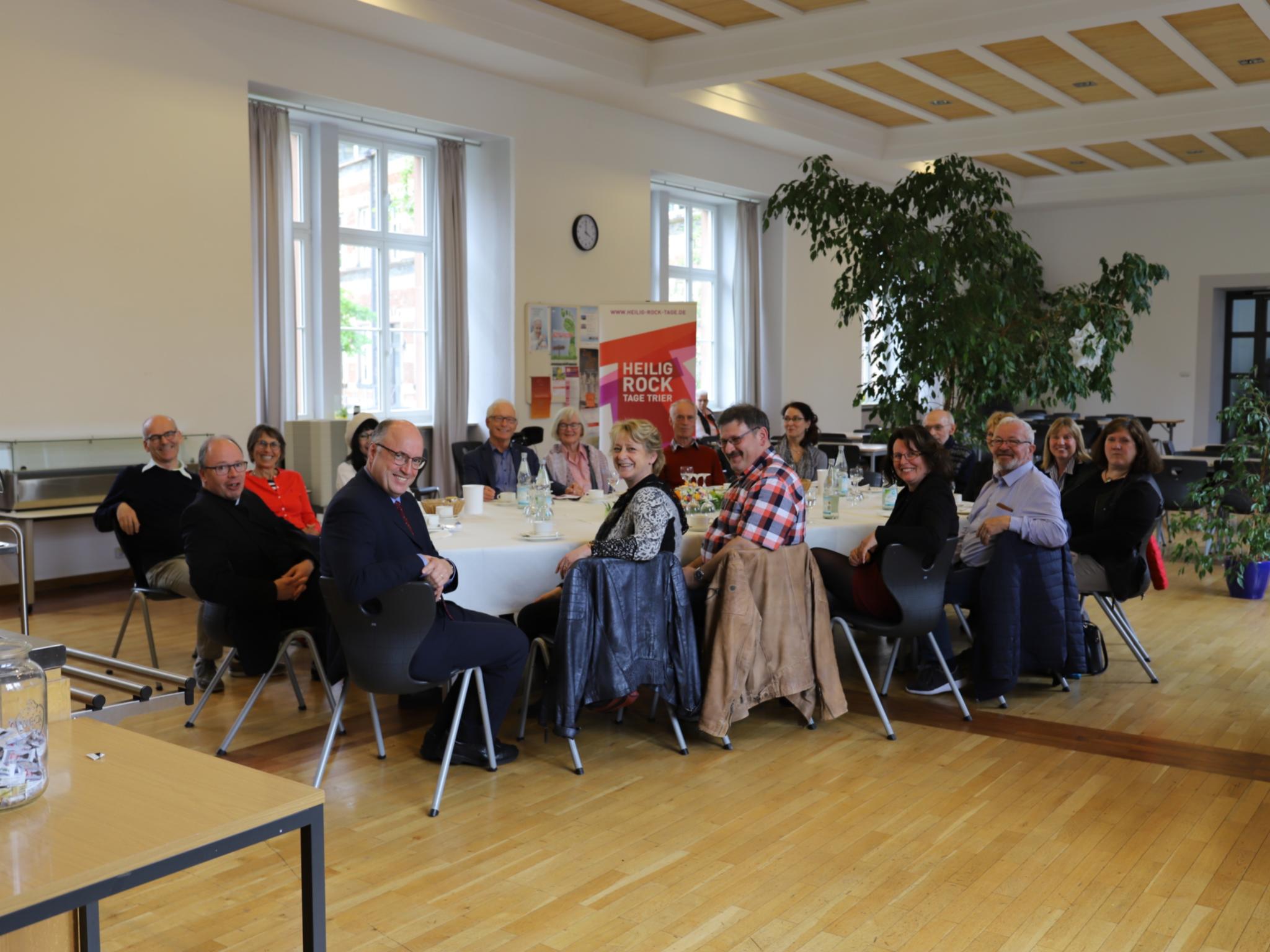 Das 'Erzählcafé' in der Cafeteria des Generalvikariates