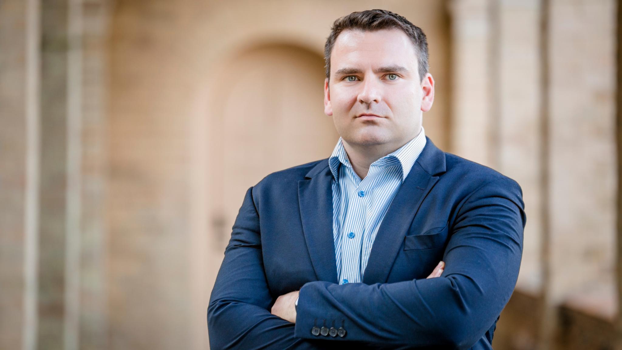 Thomas-Gabriel Rüdiger ist Cyberkriminologe am Institut für Polizeiwissenschaft der Fachhochschule der Polizei des Landes Brandenburg.