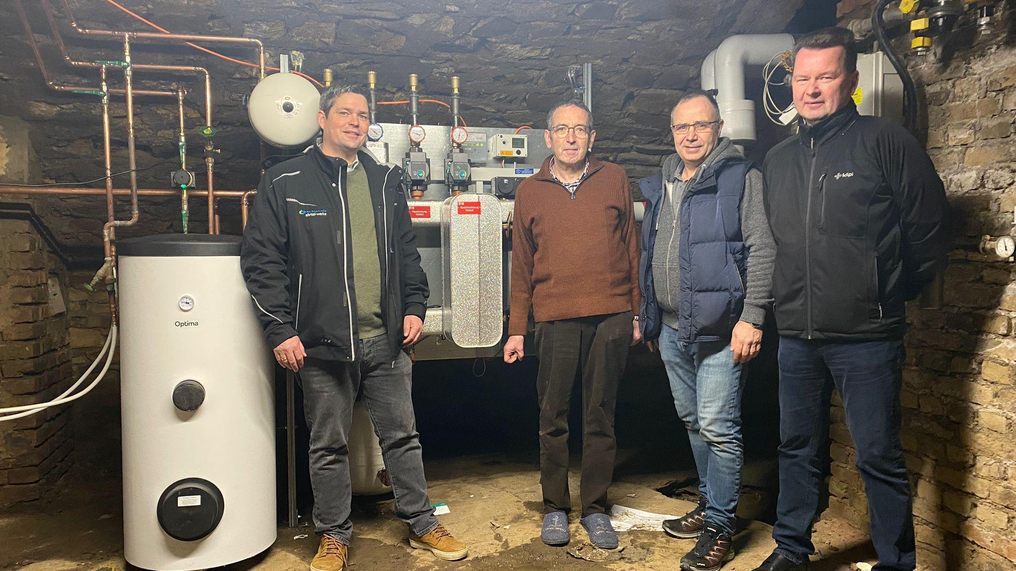 Christophe Vianden (Ahrtalwerke), Klaus-Dieter Holzberger, Michael Seeliger (Pfarrei Bad Neuenahr-Ahrweiler) und Klaus Taplik. Foto: Privat