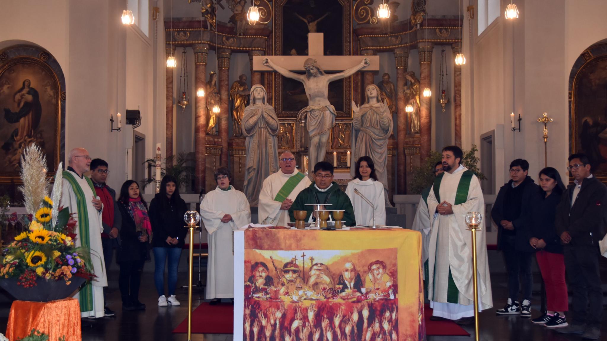 Hauptzelebrant Bischof Jorge Herbas während des Gottesdienstes in Völklingen Bidlquelle: Ute Kirch/Bistum Trier