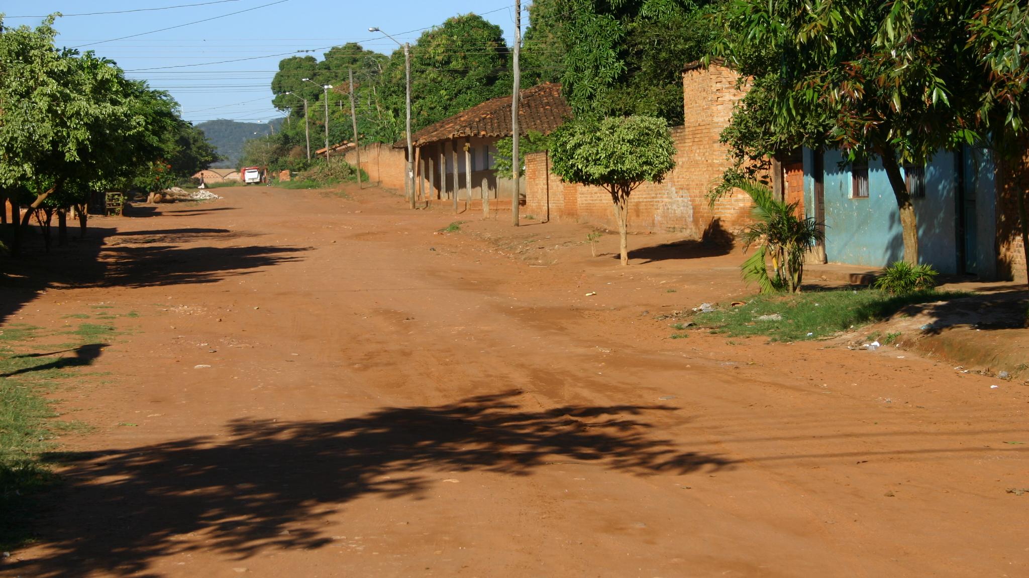 Eine Straße in San Ignacio de Velasco (Departamento de Santa Cruz) im Osten Boliviens.