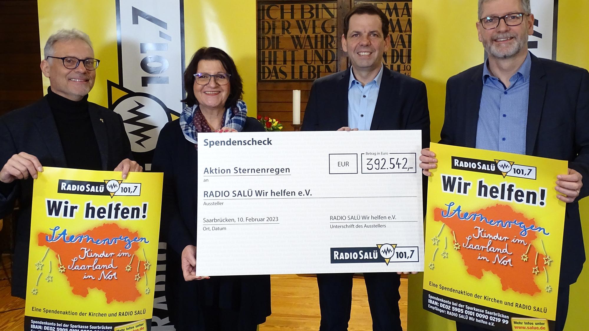 Pfarrer Wolfgang Glitt, Caritasdirektor Frank Kettern, Staatssekretärin Bettina Altesleben, Geschäftsfürer Michael Mezödi. (vlnr.) (Foto: Radio Salü)