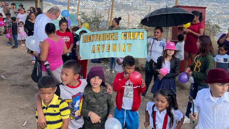 Schulprojekte und medizinische Versorgung in den Armenvierteln von Tegucigalpa (Foto: Jörg Michael Peters)