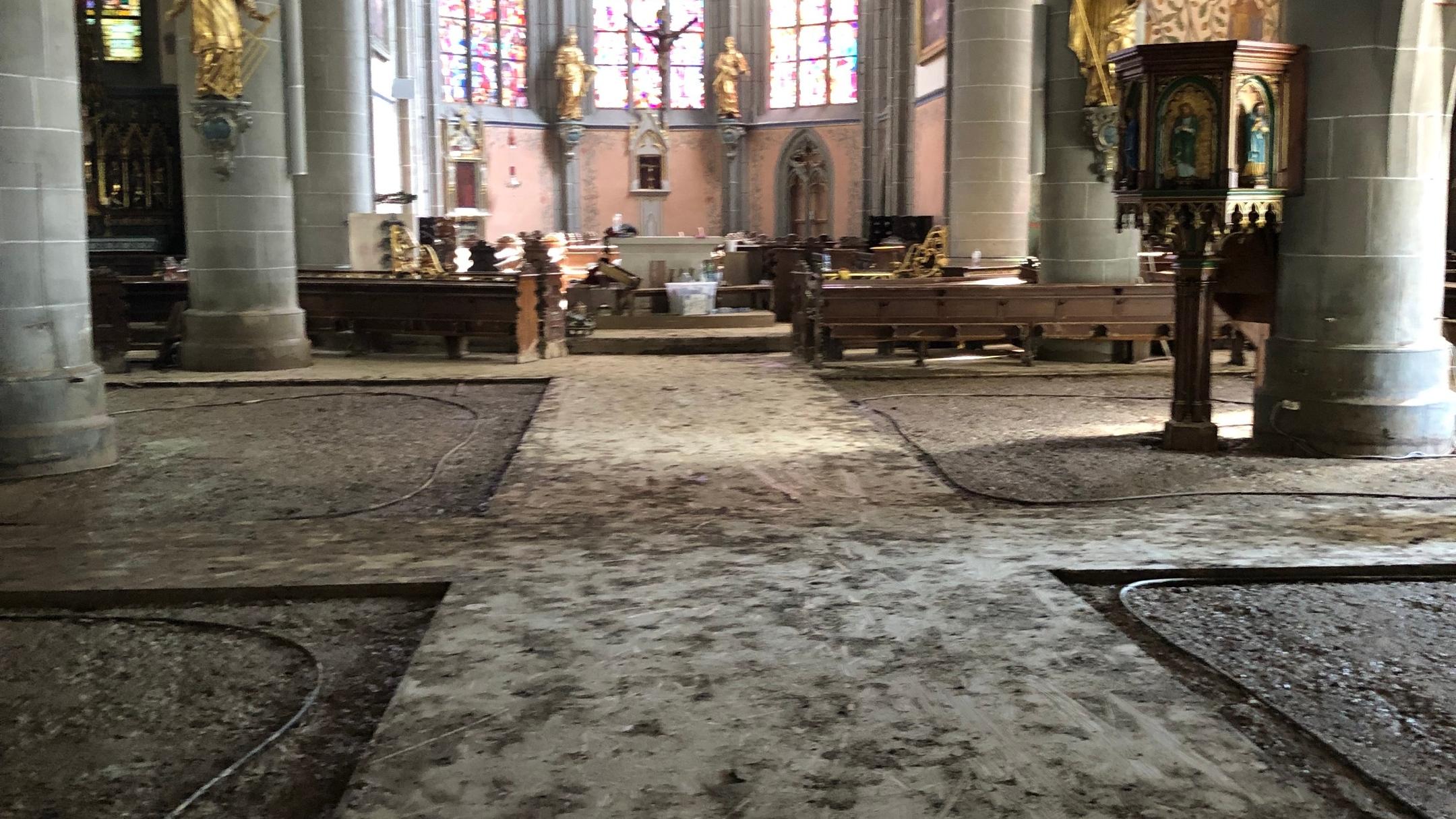Die Kirche St. Laurentius in Ahrweiler ist nach der Flutkatastrophe derzeit leergeräumt. Foto: Rainer Ulrich