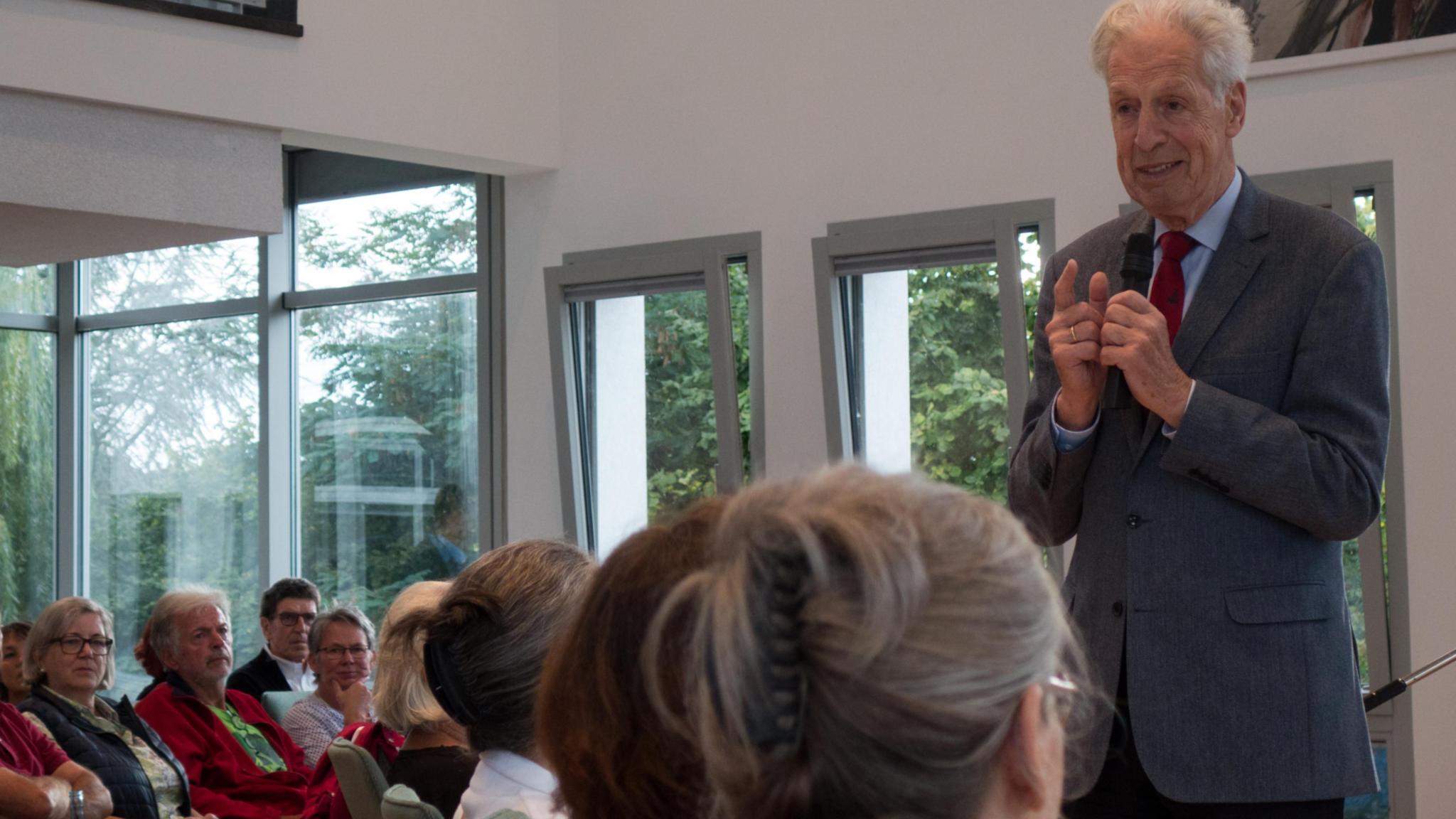 Dr. Henning Scherf berichtet aus seinem Alltag.