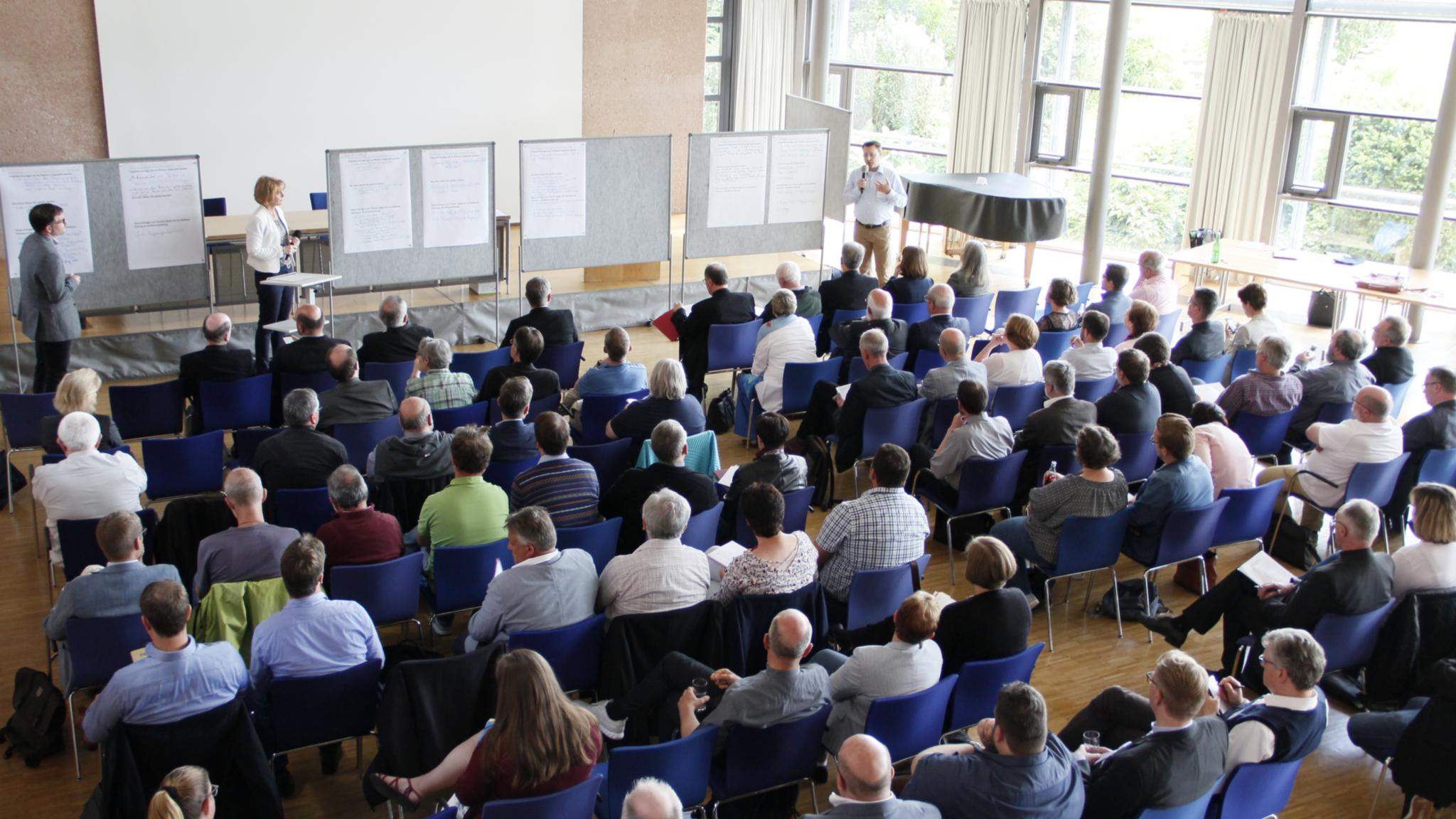 Austausch in großer Runde