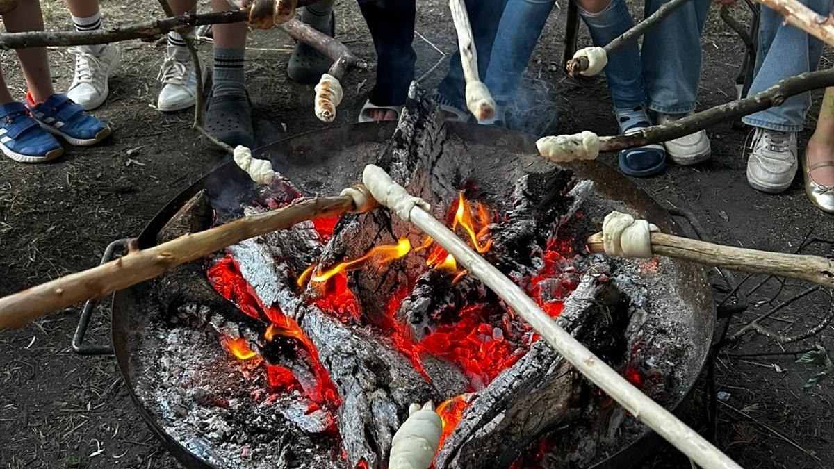Stockbrot auf der Kinderfreizeit