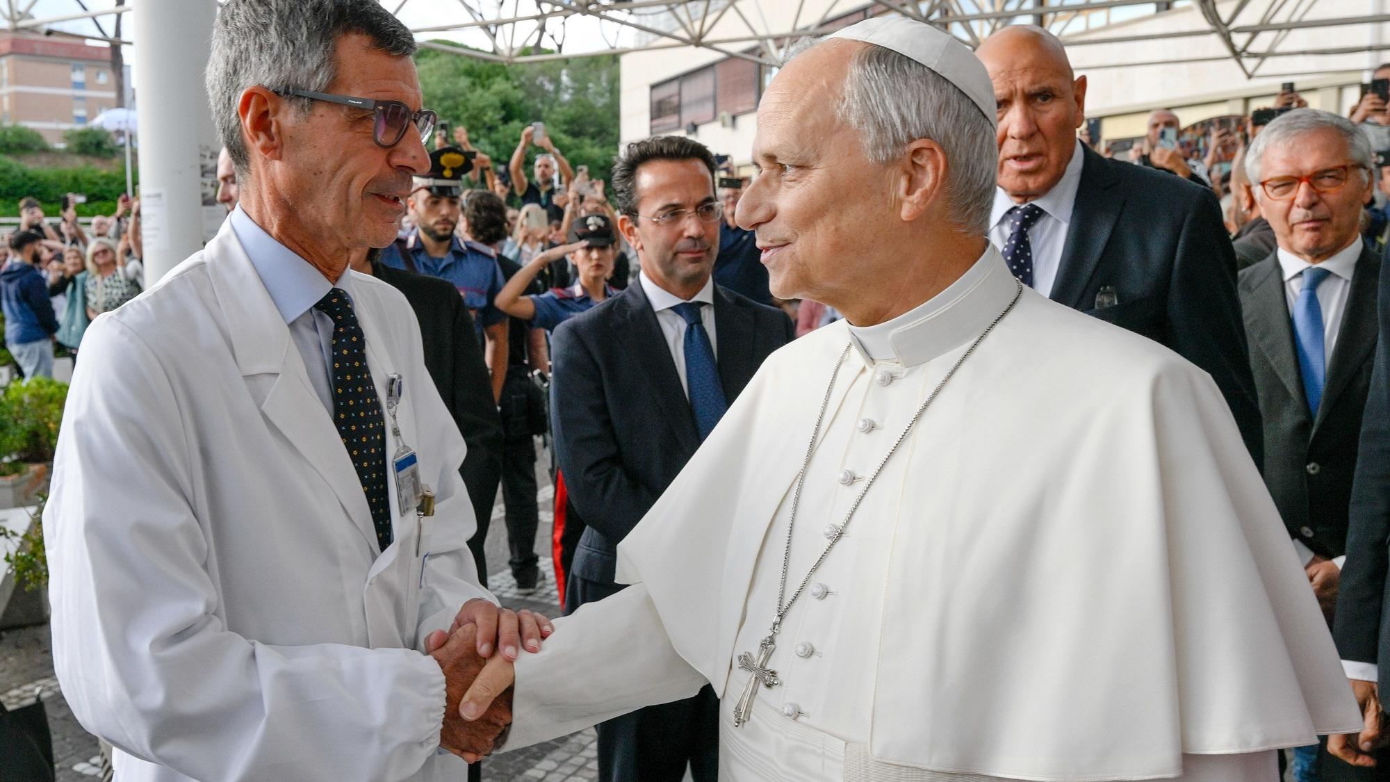 Papst Leo XIV. und der Arzt Stefano Margaritora