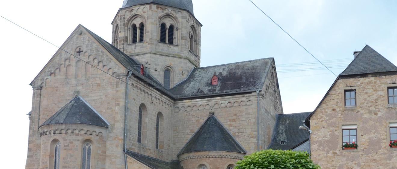 Außenansicht der Klosterkirche Sponheim