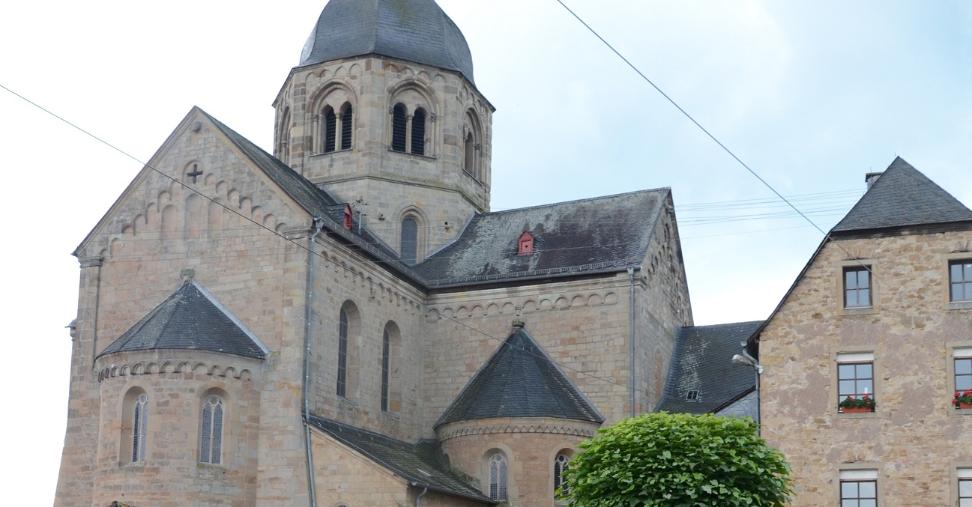 Außenansicht der Klosterkirche Sponheim