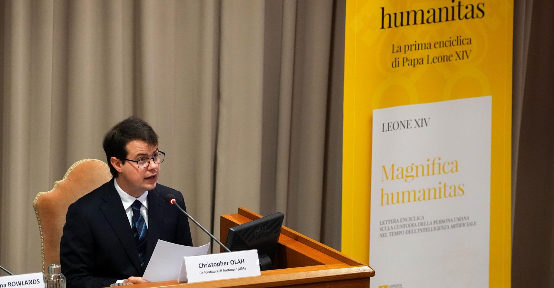 Christopher Olah, Mitgründer der KI-Firma Anthropic, bei der Präsentation der Enzyklika von Papst Leo XIV.