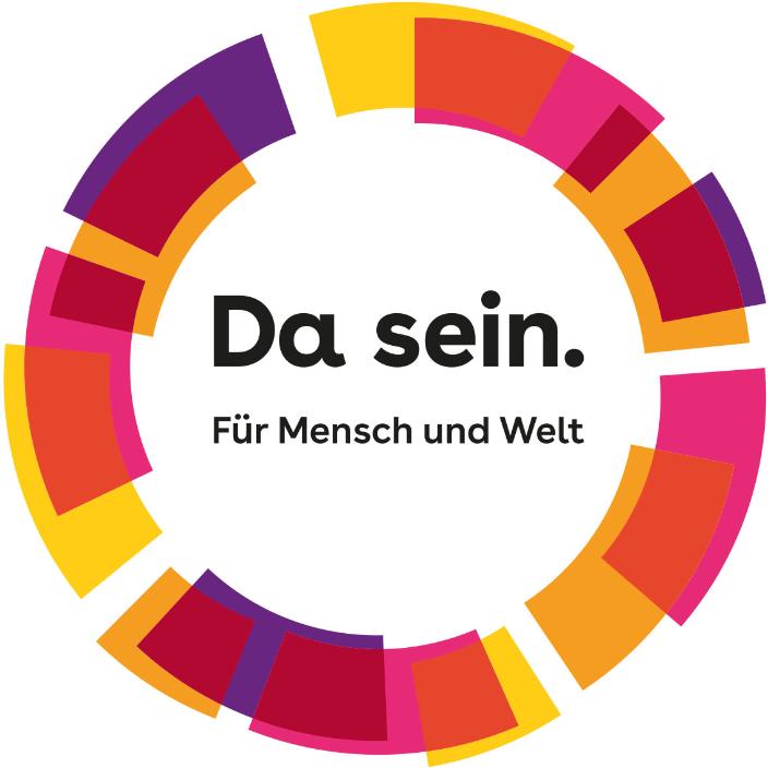 Logo: Kreis aus farbigen Rechtecken, die sich überlagern; in der Mitte steht: Da sein für Mensch und Welt