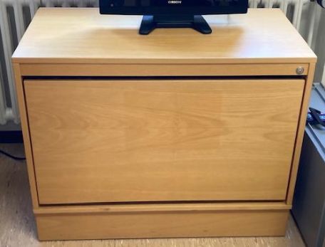 Schrank mit Hängeregister_ko