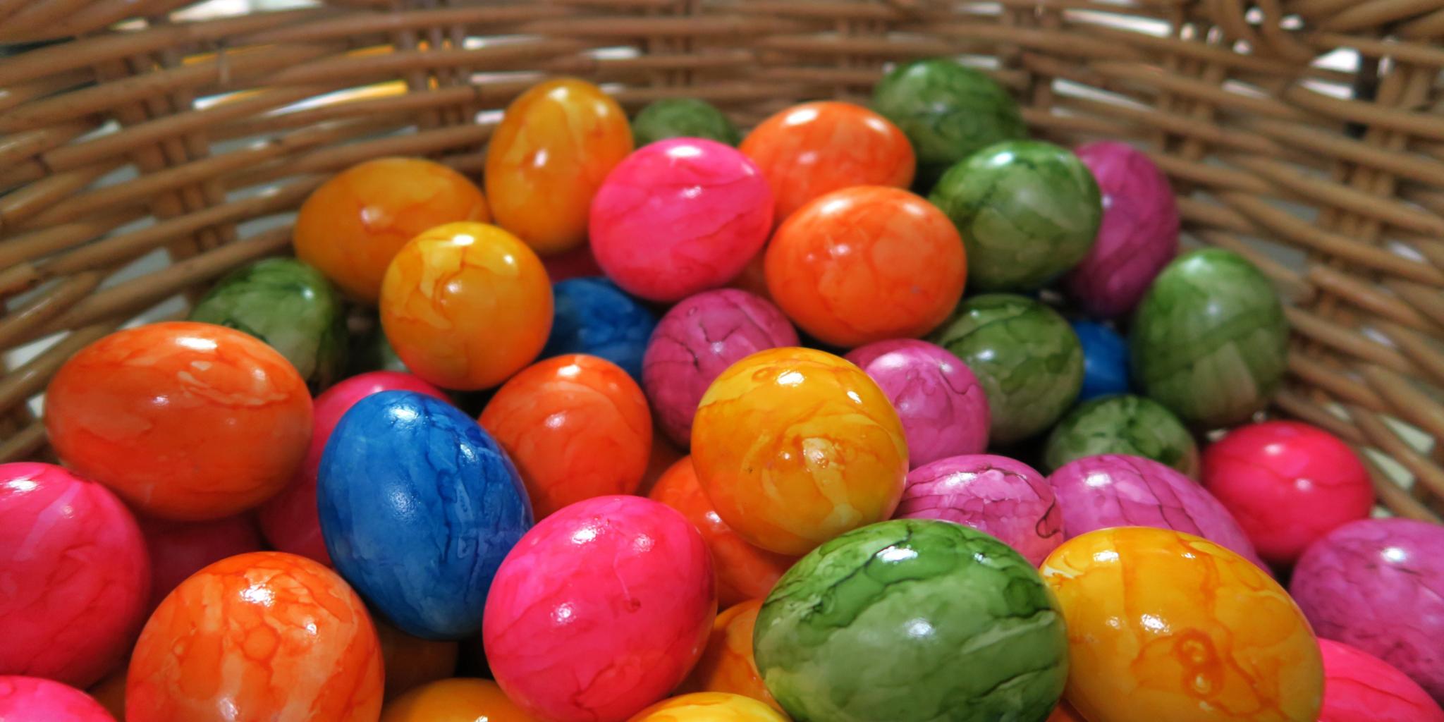 viele-farben-zu-ostern_by_Christiane-Raabe_pfarrbriefservice