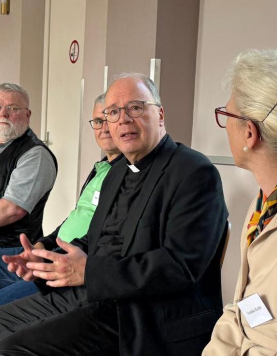 Der Bischof war als Zuhörer und Gast während der Visitation des Pastoralen Raumes Saarburg gekommen.