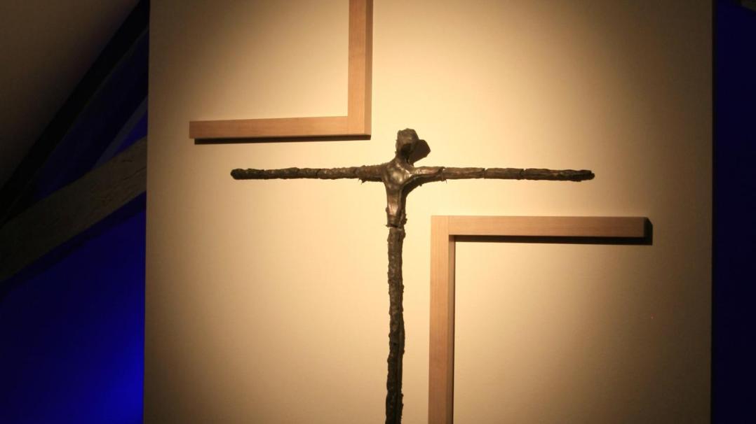 Kreuz im Gebetsraum Sankt Thomas