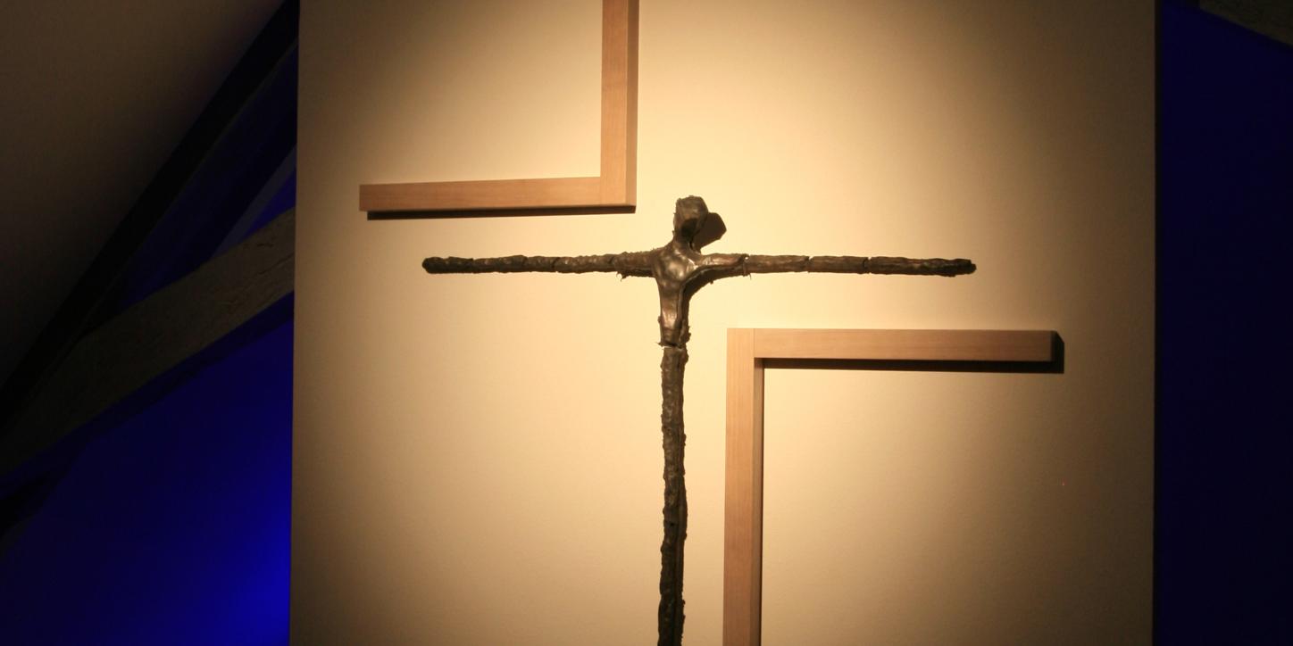 Kreuz im Gebetsraum Sankt Thomas