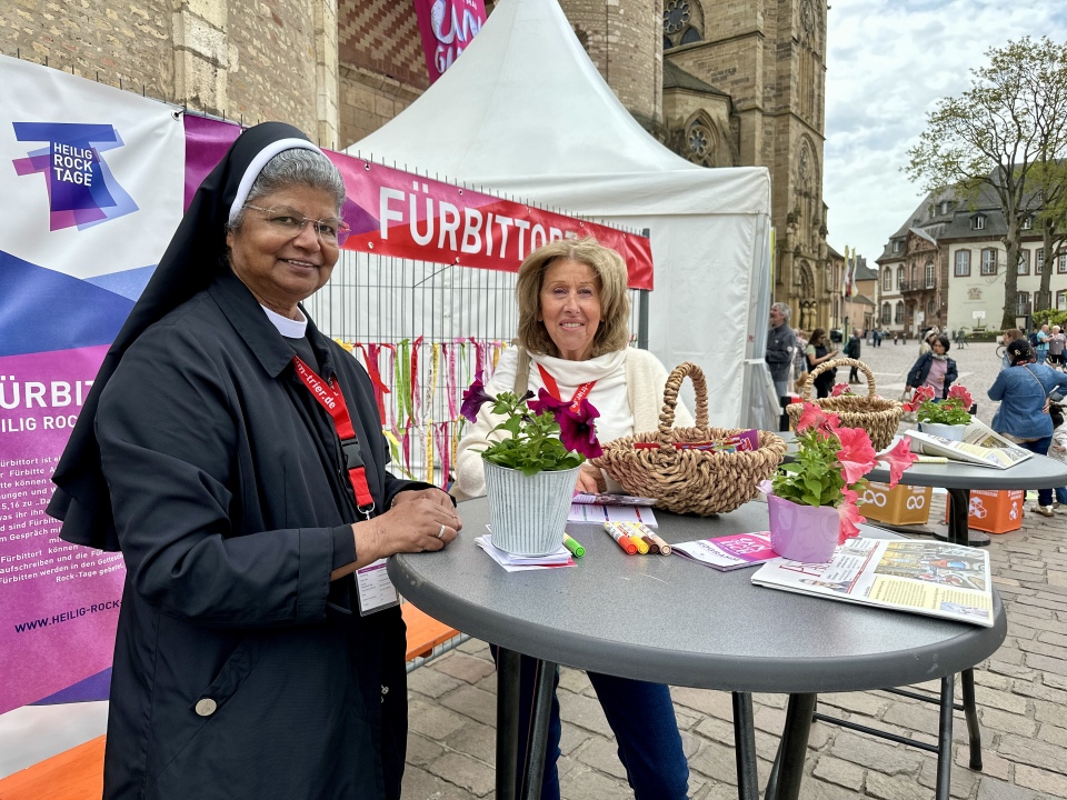 Sr. Solina und Monika Müller vom Besucherdienst_ih