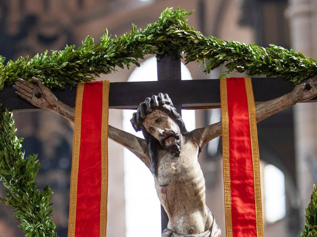 Jesuskreuz im Trierer Dom