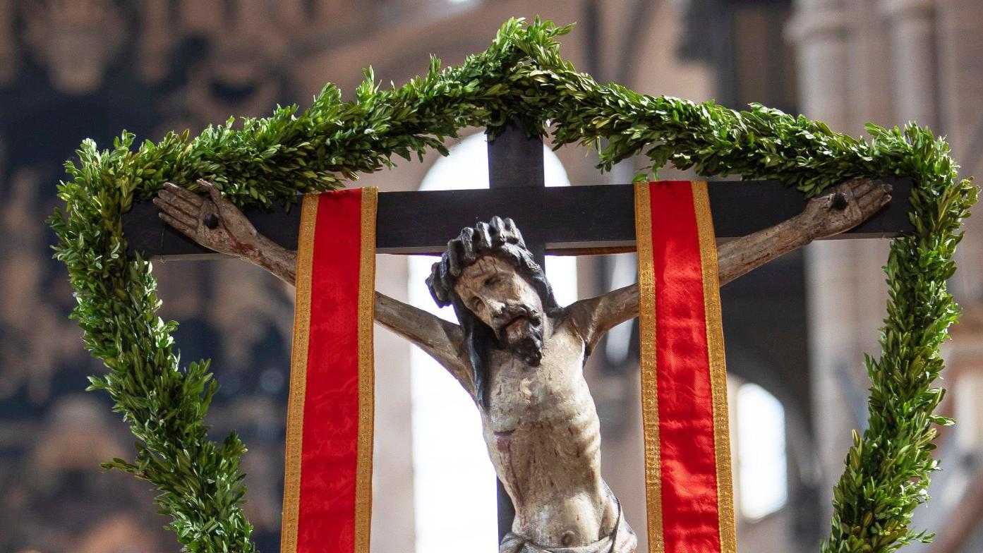 Jesuskreuz im Trierer Dom