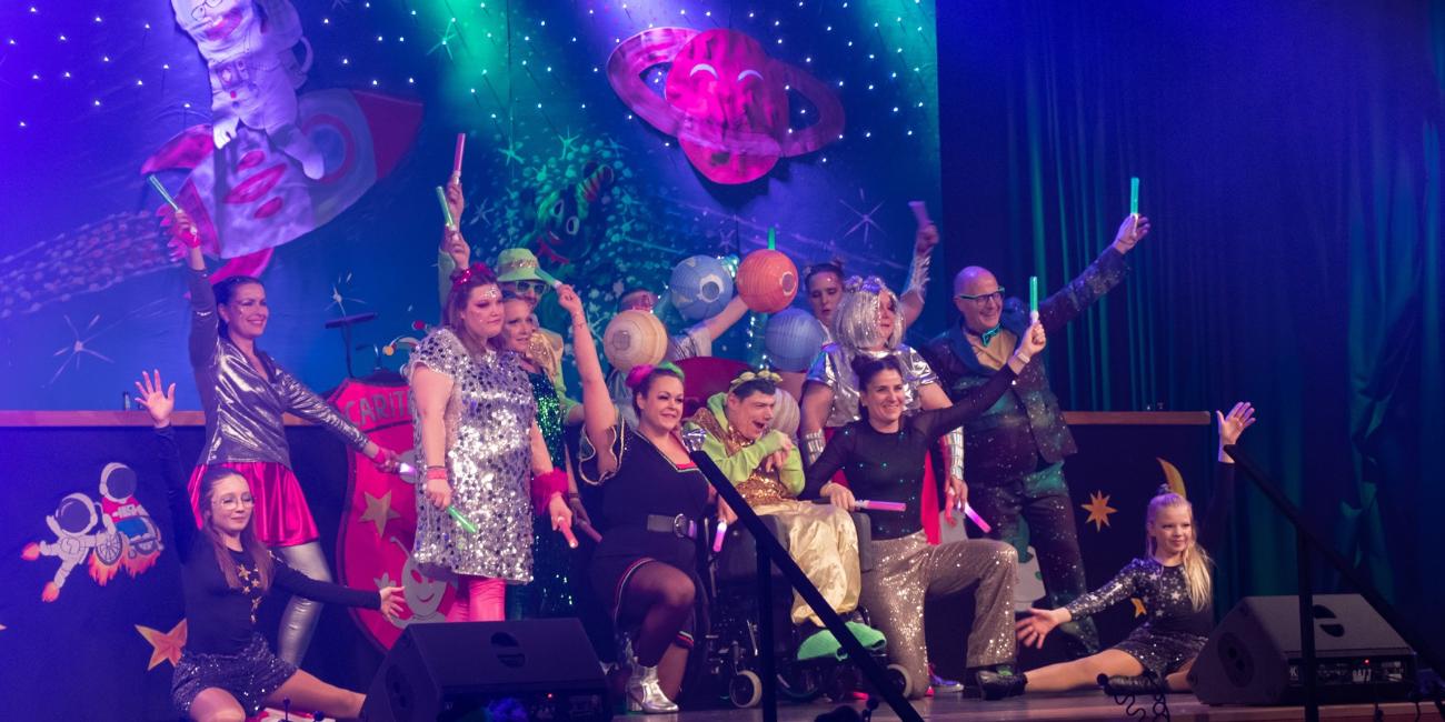 Darbietung von Sitzungspräsidentin und Mitgliedern des Elferrats