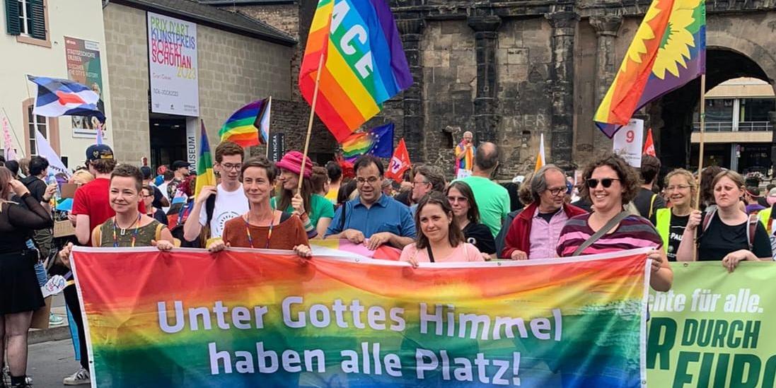 Pride Demonstration vor der Porta Nigra
