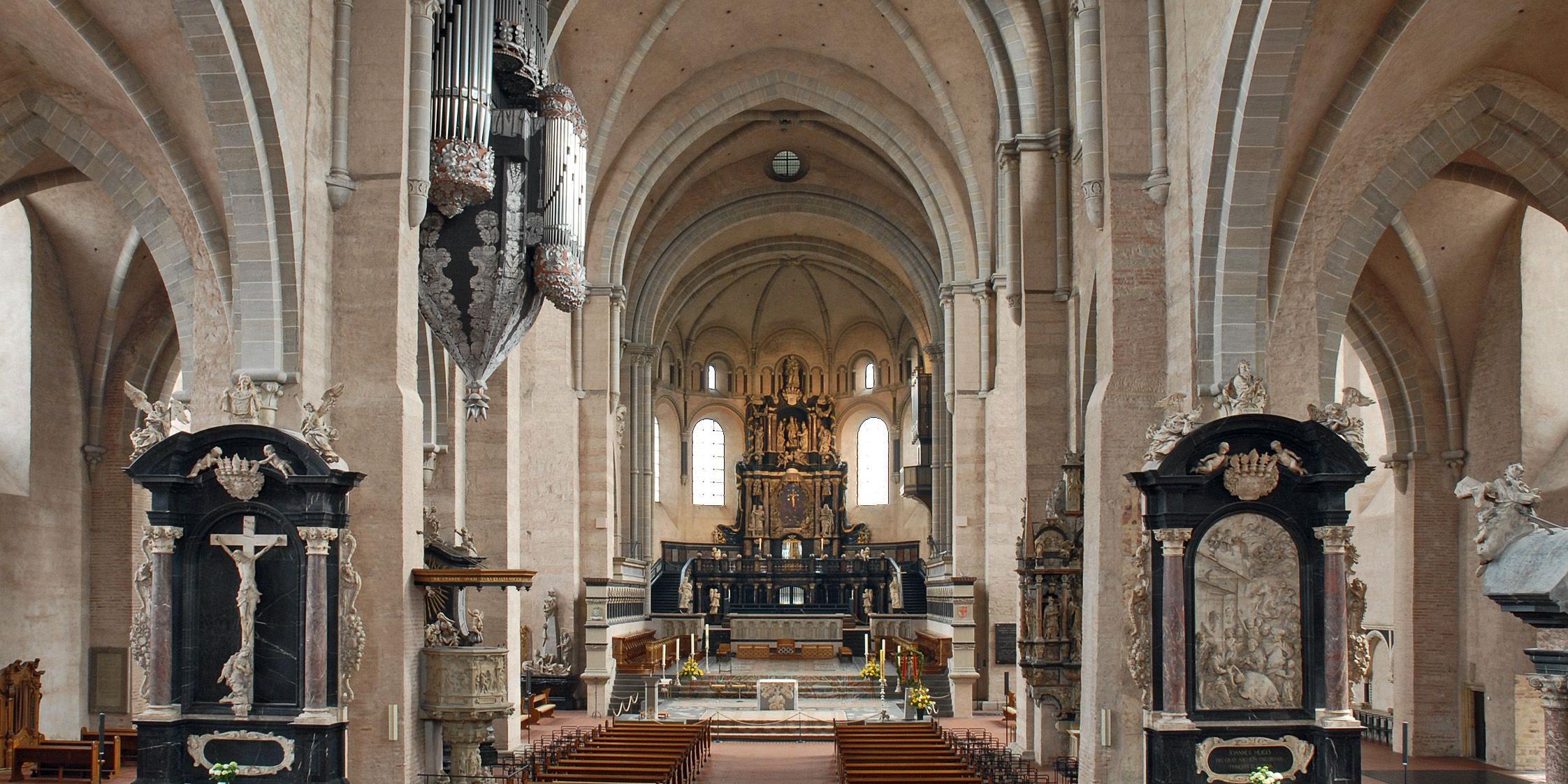 Blick vom Westchor in den Ostchor