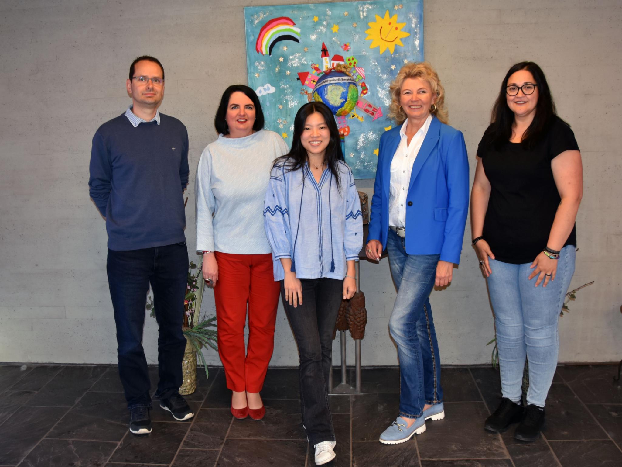 (2) Kita-Leiter Stefan Driesch, Gesamtleiterin Mettlach-Perl Carmen Herrmann, Ana Copado, Gesamtleiterin Saarlouis Simone Speicher und Kinderpflegerin Noelia Colabelli (von links).