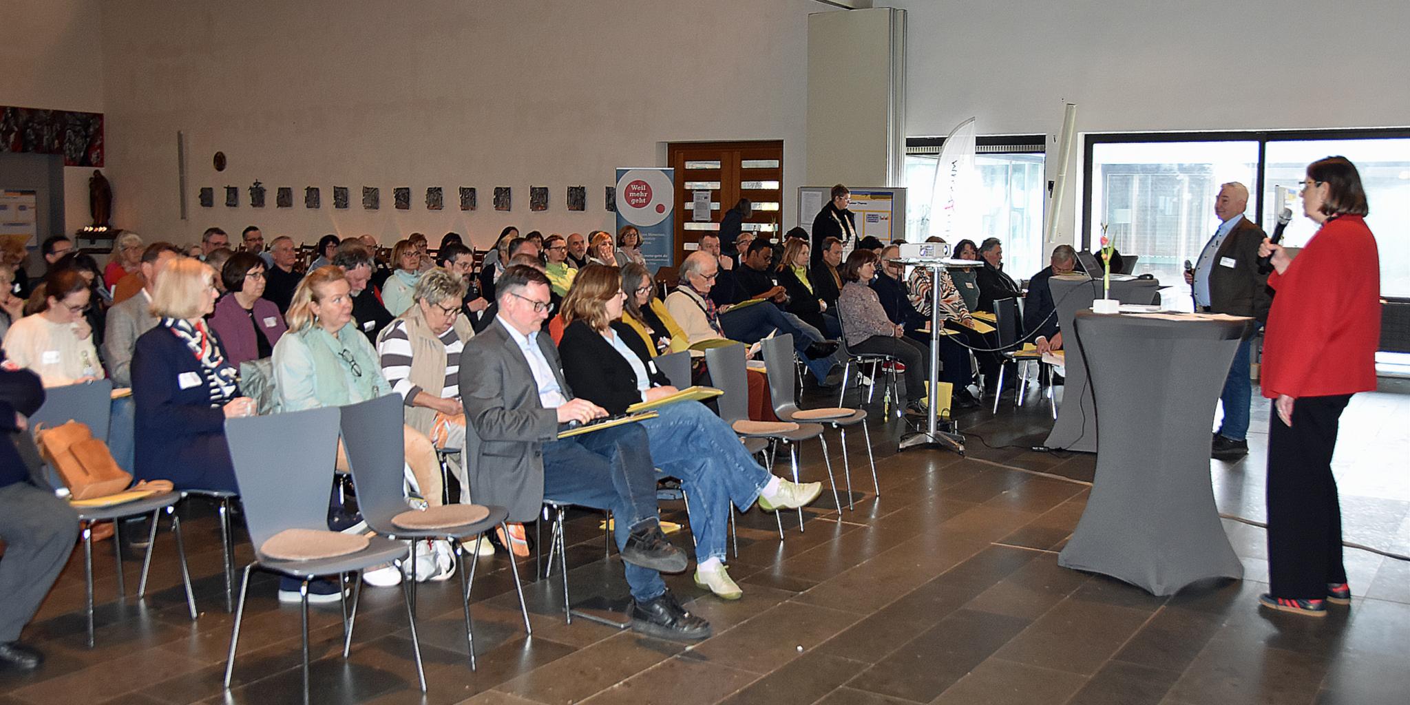 Rund 90 Menschen waren zur zweiten Synodalversammlung nach Köllerbach gekommen.