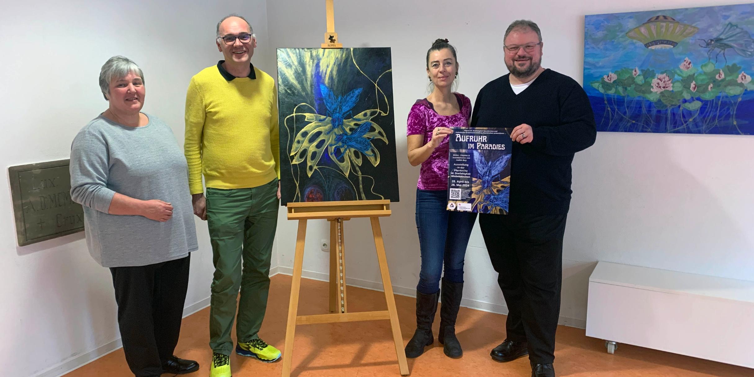 Gemeindereferentin Claudia Busch, Klaus Becker (KEB), Künstlerin Judith Boy und Pfarrer Markus Krastl freuen sich auf die Ausstellung.