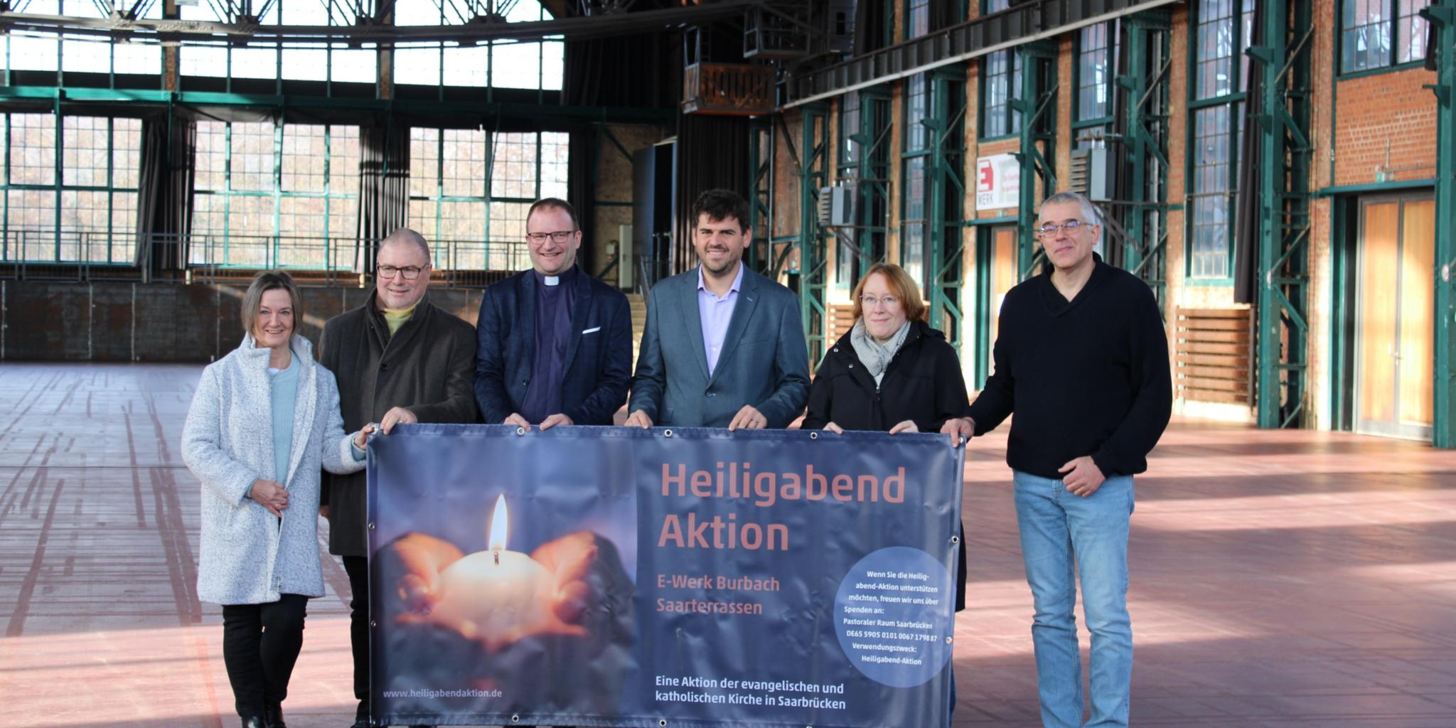 BU (v.l.): Alexandra Klein (Kirche der Jugend Saarbrücken), Superintendent Christian Weyer (Kirchenkreis Saar-West), Dekan Frank Kleinjohann, Christian Scherer Pastoralreferentin Tina Wagner, Pastoralreferent Lutwin Gilla (alle Leitungsteam Pastoraler Raum Saarbrücken) im E-Werk