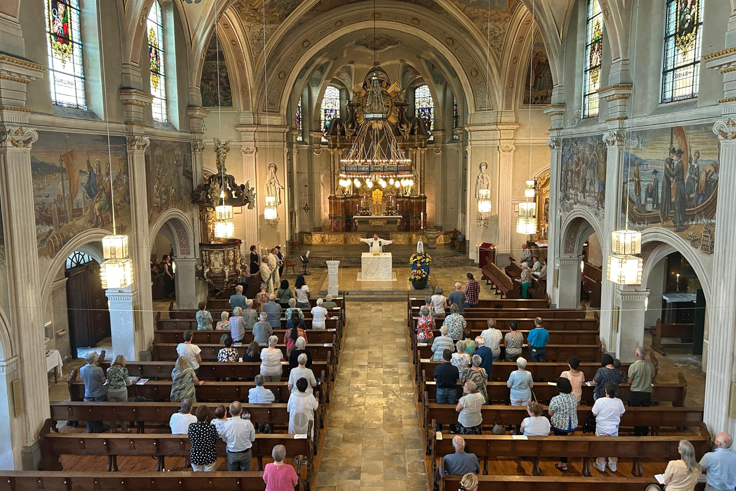 Pilgermesse in der Dreifaltigkeitskirche anlässlich der 75. Fatima-Wallfahrt.