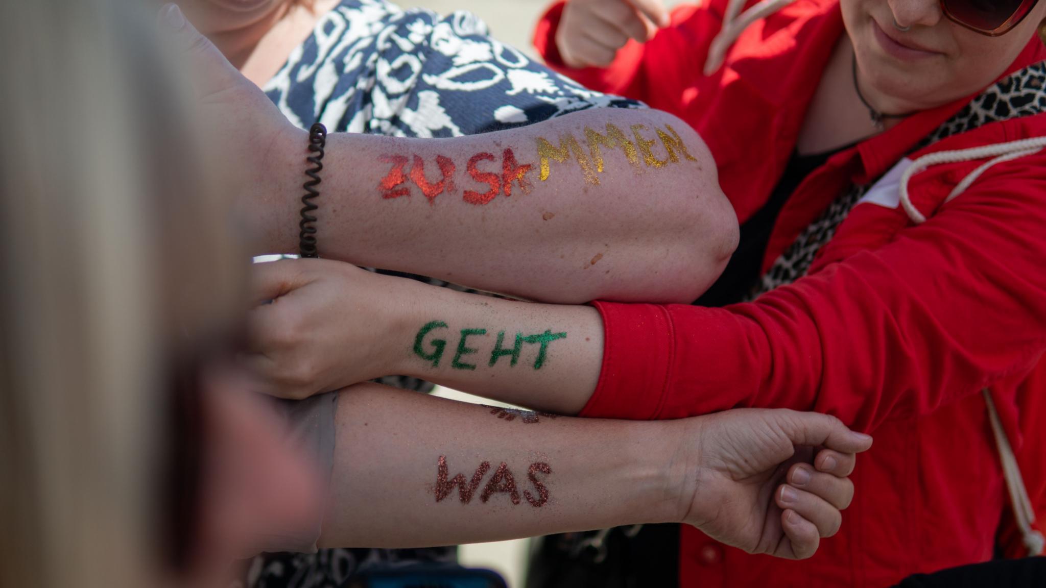 Zum Tag der Caritas lud der Diözesan-Caritasverband Trier anlässlich des 110-jährigen Bestehens Mitarbeitende und Ehrenamtliche der Caritas aus dem ganzen Bistum ein. Dieser stand getreu der Caritas-Jahreskampagne „Zusammen geht was. Caritas verbindet Generationen“ ganz im Zeichen der Begegnung.